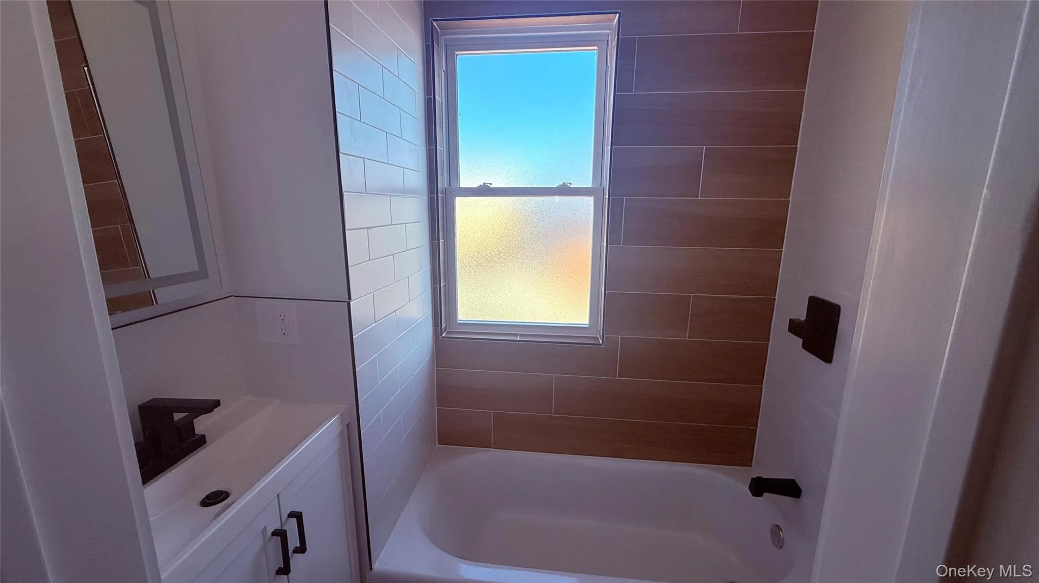 8711 123rd Street, New York, NY, 3 Bedrooms Bedrooms, 4 Rooms Rooms,1 BathroomBathrooms,Residential Lease,For Rent,123rd,0,969772 8711 123rd Street, New York, NY, 3 Bedrooms Bedrooms, 4 Rooms Rooms,1 BathroomBathrooms,Residential Lease,For Rent,123rd,0,969772