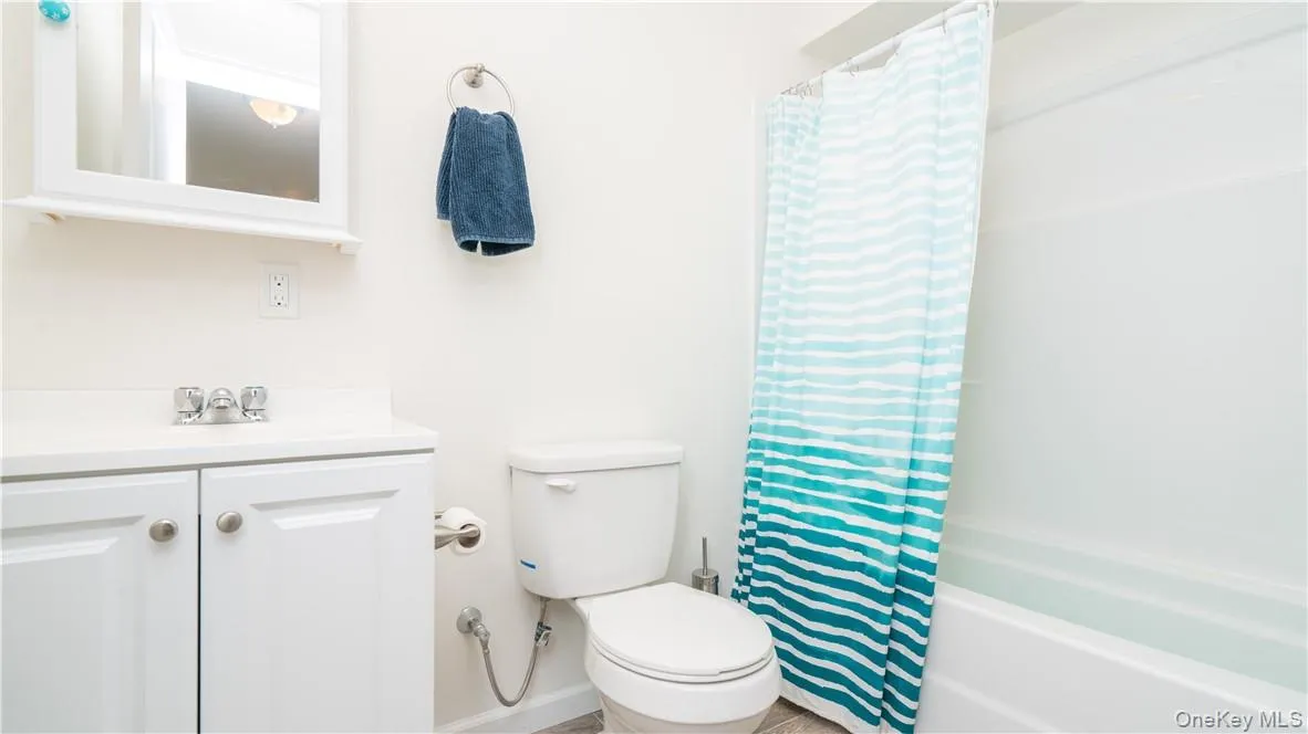 9 Jake Henry Drive, Marlboro, NY, 3 Bedrooms Bedrooms, 10 Rooms Rooms,3 BathroomsBathrooms,Residential,For Rent,Jake Henry,0,969784 9 Jake Henry Drive, Marlboro, NY, 3 Bedrooms Bedrooms, 10 Rooms Rooms,3 BathroomsBathrooms,Residential,For Rent,Jake Henry,0,969784