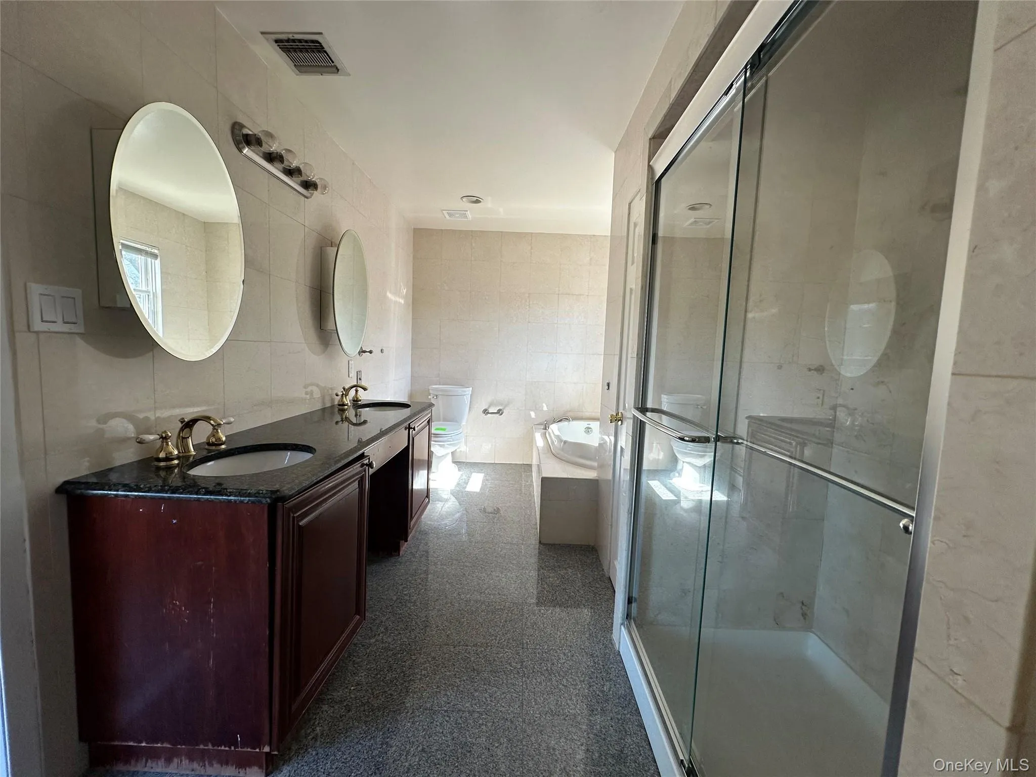 106 Woods Drive, North Hempstead, NY, 5 Bedrooms Bedrooms, 9 Rooms Rooms,4 BathroomsBathrooms,Residential,For Rent,Woods,0,969786 106 Woods Drive, North Hempstead, NY, 5 Bedrooms Bedrooms, 9 Rooms Rooms,4 BathroomsBathrooms,Residential,For Rent,Woods,0,969786