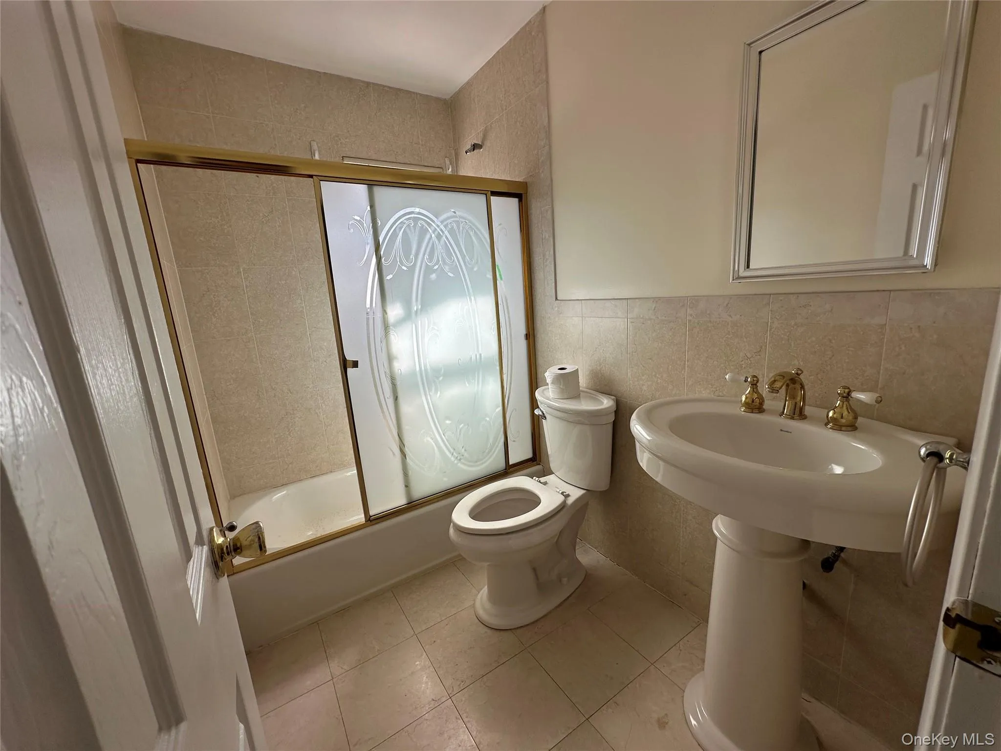 106 Woods Drive, North Hempstead, NY, 5 Bedrooms Bedrooms, 9 Rooms Rooms,4 BathroomsBathrooms,Residential,For Rent,Woods,0,969786 106 Woods Drive, North Hempstead, NY, 5 Bedrooms Bedrooms, 9 Rooms Rooms,4 BathroomsBathrooms,Residential,For Rent,Woods,0,969786