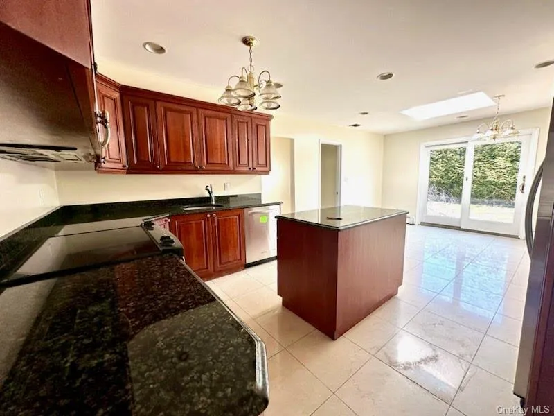 106 Woods Drive, North Hempstead, NY, 5 Bedrooms Bedrooms, 9 Rooms Rooms,4 BathroomsBathrooms,Residential,For Rent,Woods,0,969786 106 Woods Drive, North Hempstead, NY, 5 Bedrooms Bedrooms, 9 Rooms Rooms,4 BathroomsBathrooms,Residential,For Rent,Woods,0,969786
