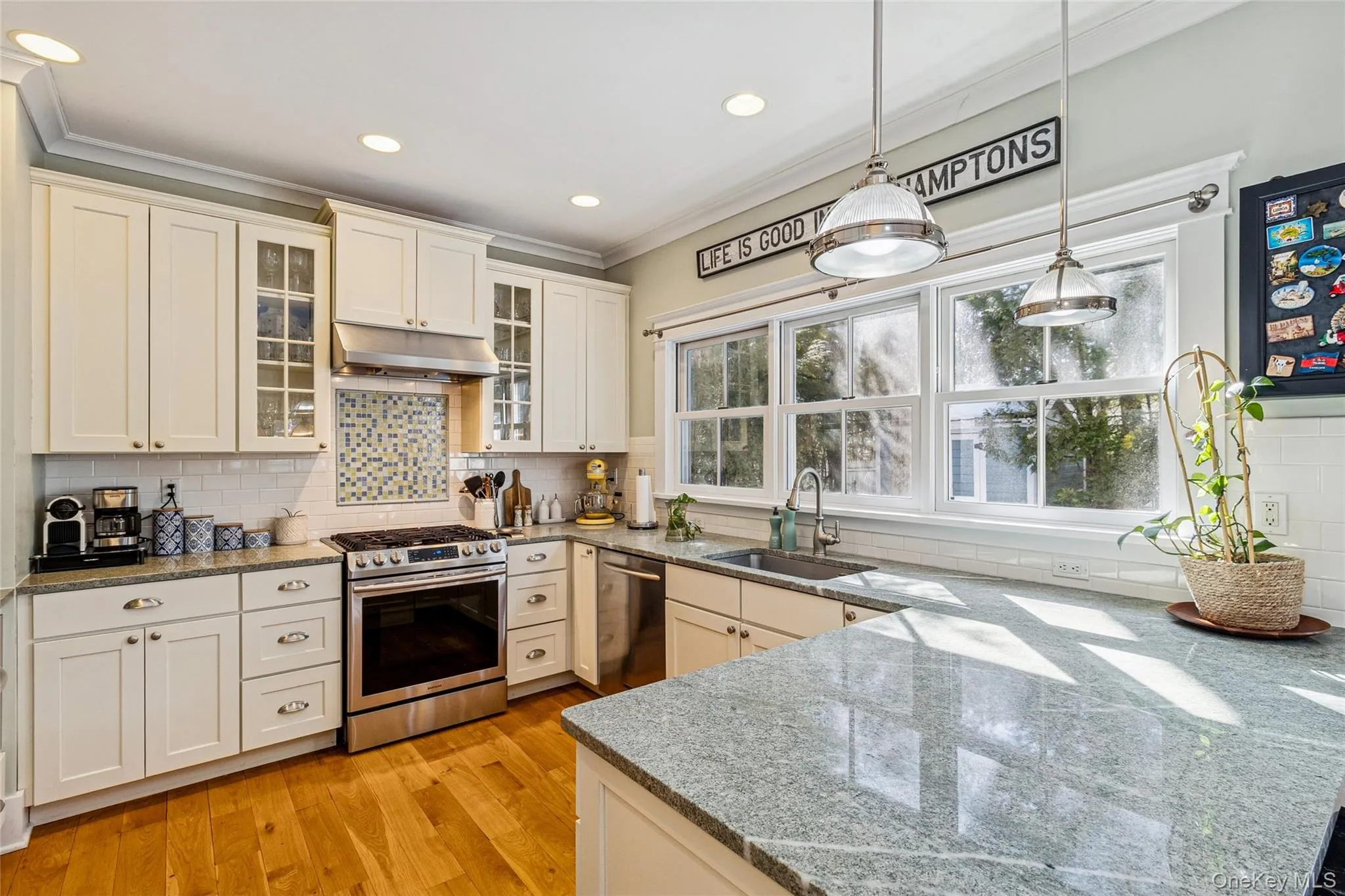 38 Baycrest Avenue, Southampton, NY, 3 Bedrooms Bedrooms, 6 Rooms Rooms,2 BathroomsBathrooms,Residential Lease,For Rent,Baycrest,0,969836 38 Baycrest Avenue, Southampton, NY, 3 Bedrooms Bedrooms, 6 Rooms Rooms,2 BathroomsBathrooms,Residential Lease,For Rent,Baycrest,0,969836