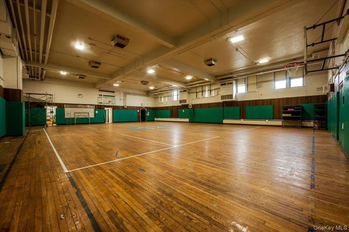 90 Henry Street, Hempstead, NY, ,Commercial Lease,For Rent,Henry Street,0,969857 90 Henry Street, Hempstead, NY, ,Commercial Lease,For Rent,Henry Street,0,969857