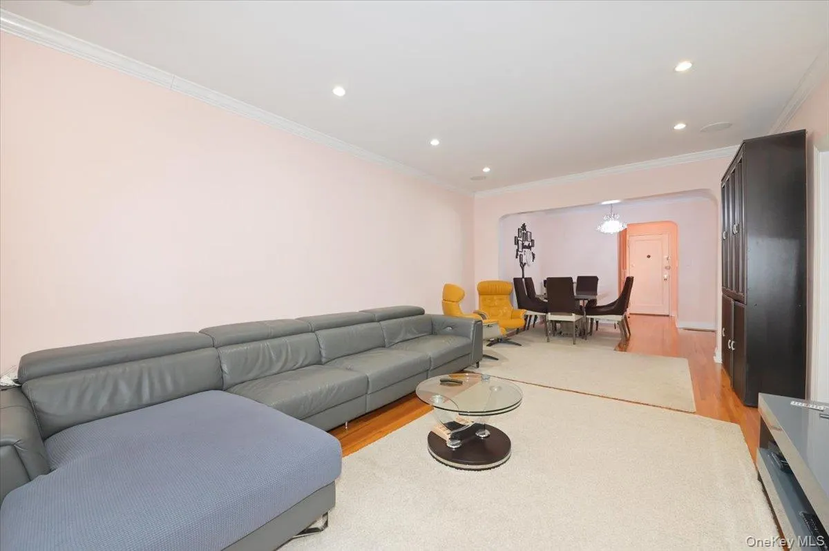 6361 99th Street, New York, NY, 2 Bedrooms Bedrooms, 4 Rooms Rooms,1 BathroomBathrooms,Residential Sale,For Rent,99th,0,969861 6361 99th Street, New York, NY, 2 Bedrooms Bedrooms, 4 Rooms Rooms,1 BathroomBathrooms,Residential Sale,For Rent,99th,0,969861