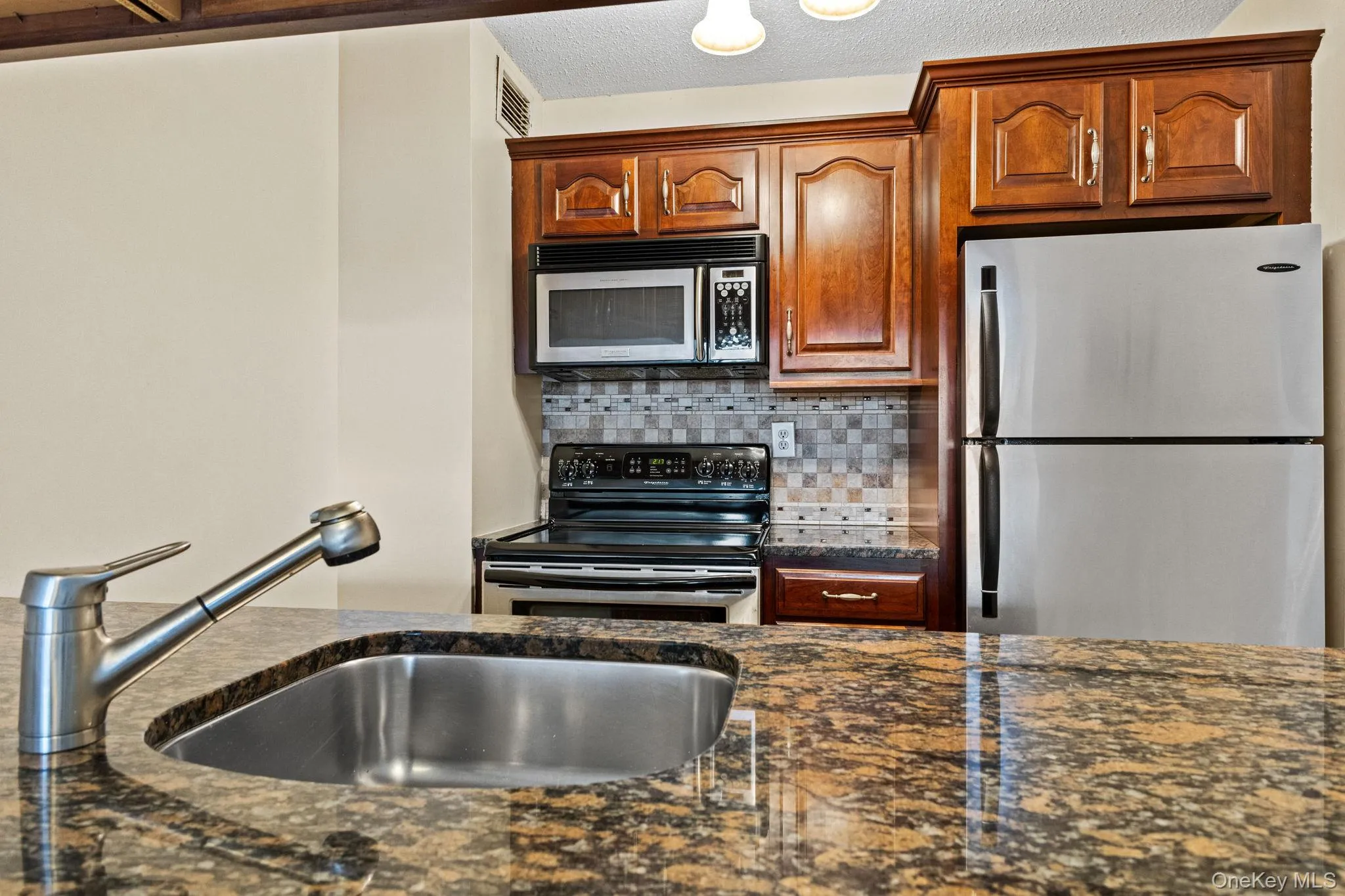 25 Rockledge Avenue, White Plains, NY, 1 Bedroom Bedrooms, 4 Rooms Rooms,1 BathroomBathrooms,Residential Lease,For Rent,Rockledge,0,969877 25 Rockledge Avenue, White Plains, NY, 1 Bedroom Bedrooms, 4 Rooms Rooms,1 BathroomBathrooms,Residential Lease,For Rent,Rockledge,0,969877