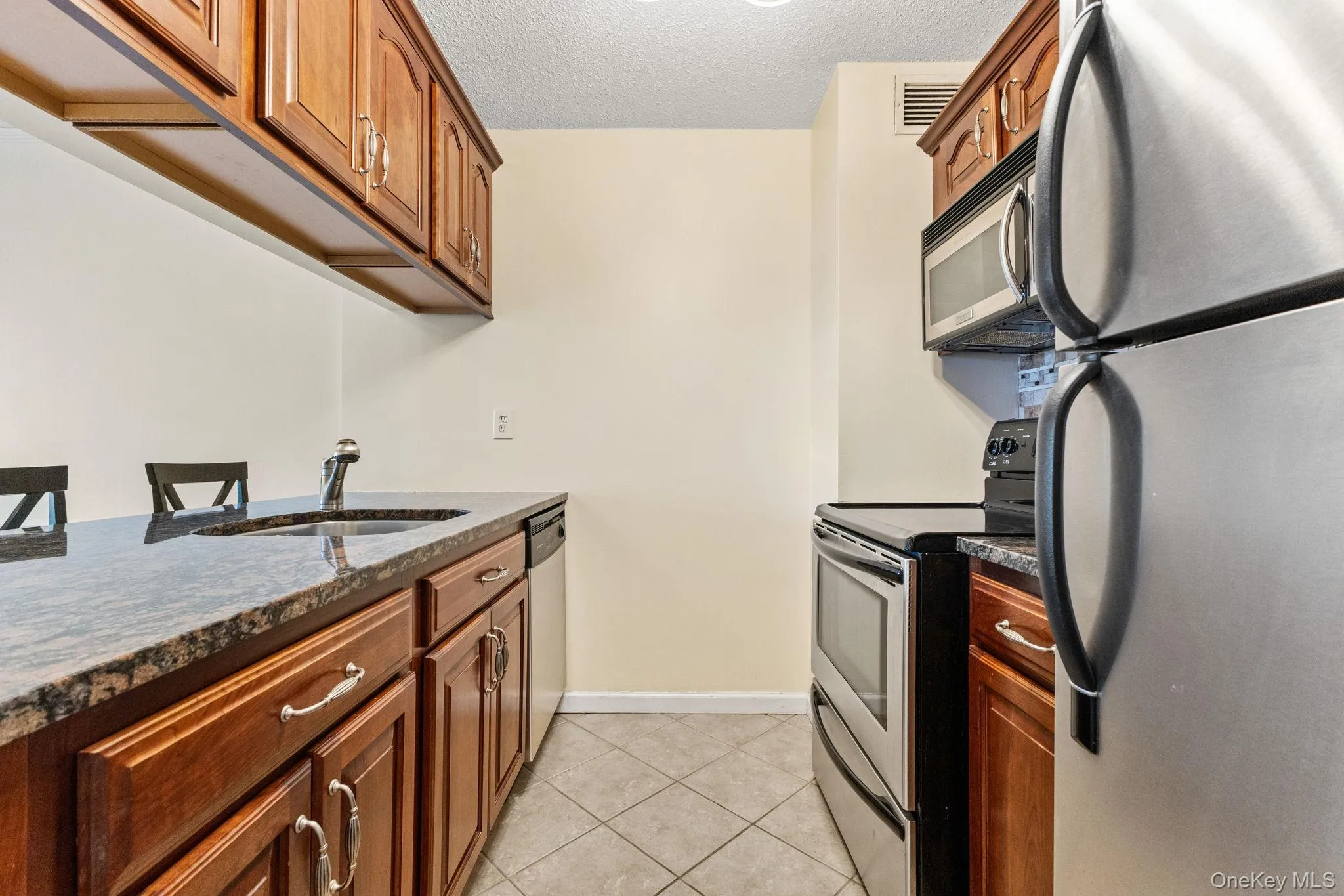 25 Rockledge Avenue, White Plains, NY, 1 Bedroom Bedrooms, 4 Rooms Rooms,1 BathroomBathrooms,Residential Lease,For Rent,Rockledge,0,969877 25 Rockledge Avenue, White Plains, NY, 1 Bedroom Bedrooms, 4 Rooms Rooms,1 BathroomBathrooms,Residential Lease,For Rent,Rockledge,0,969877