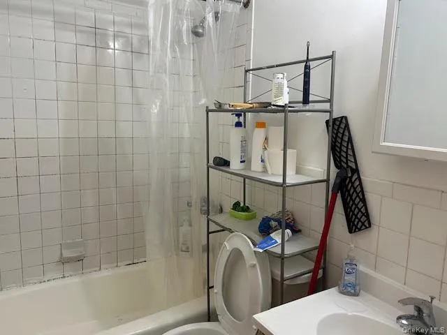 140-40 34th Avenue, New York, NY, 2 Bedrooms Bedrooms, 6 Rooms Rooms,2 BathroomsBathrooms,Residential,For Rent,34th,0,969880 140-40 34th Avenue, New York, NY, 2 Bedrooms Bedrooms, 6 Rooms Rooms,2 BathroomsBathrooms,Residential,For Rent,34th,0,969880