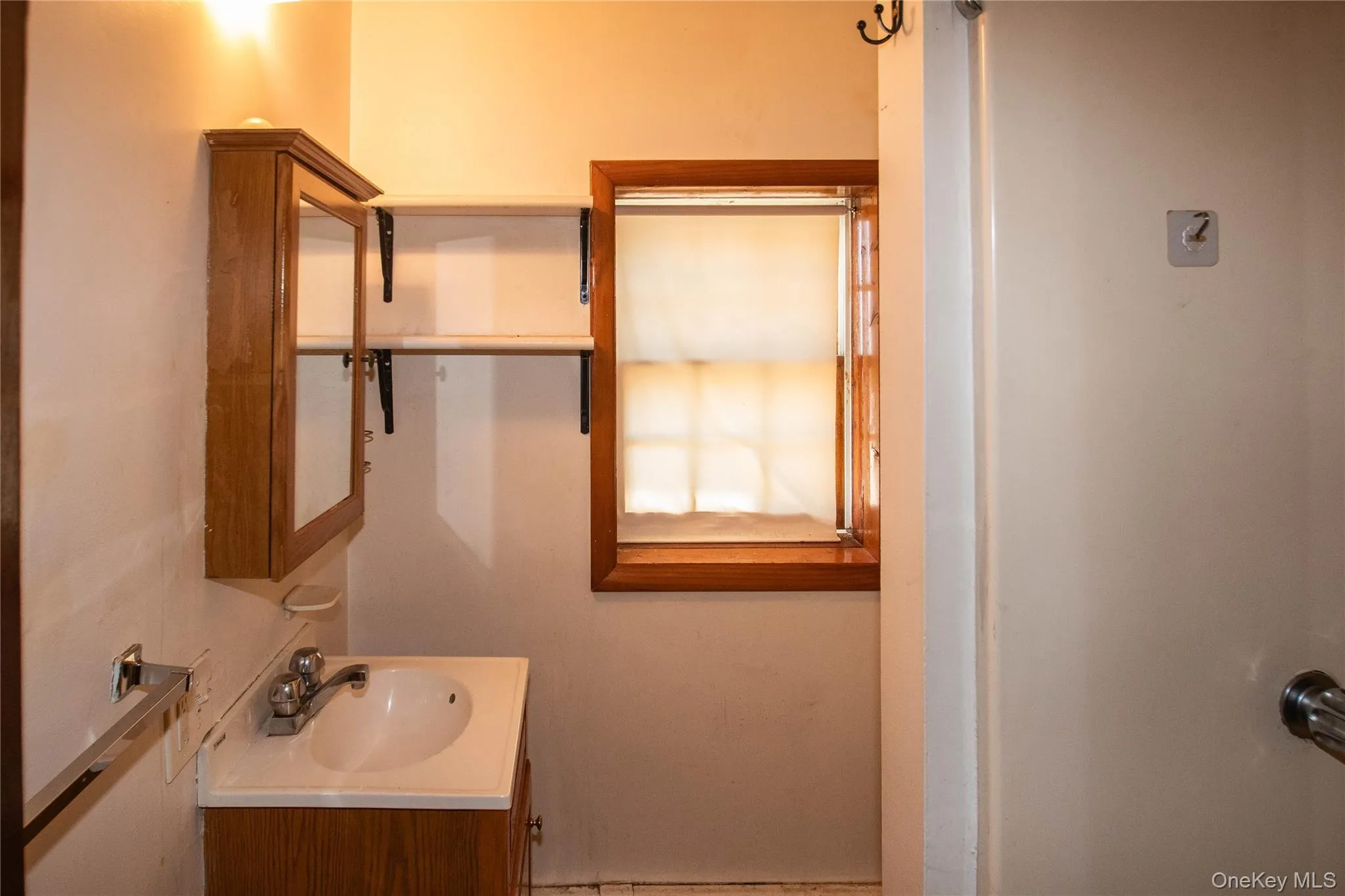 Accessory Apt. bathroom Accessory Apt. bathroom