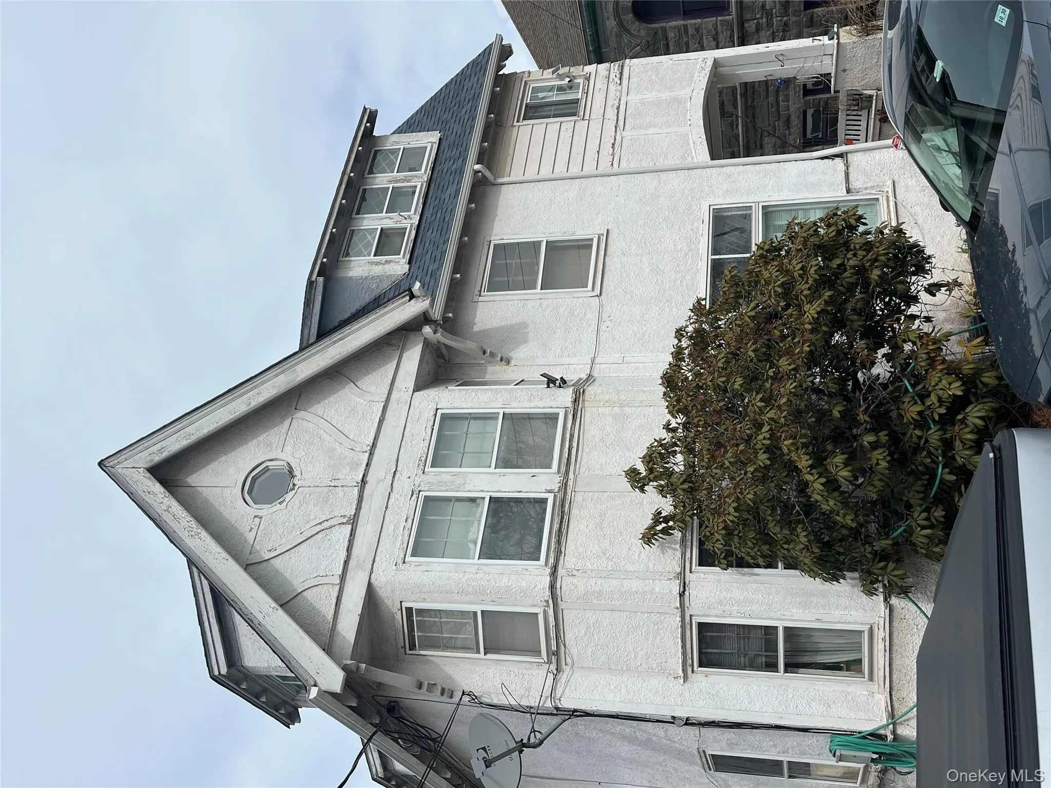 Home facing Law Street. Top floor apartment Home facing Law Street. Top floor apartment