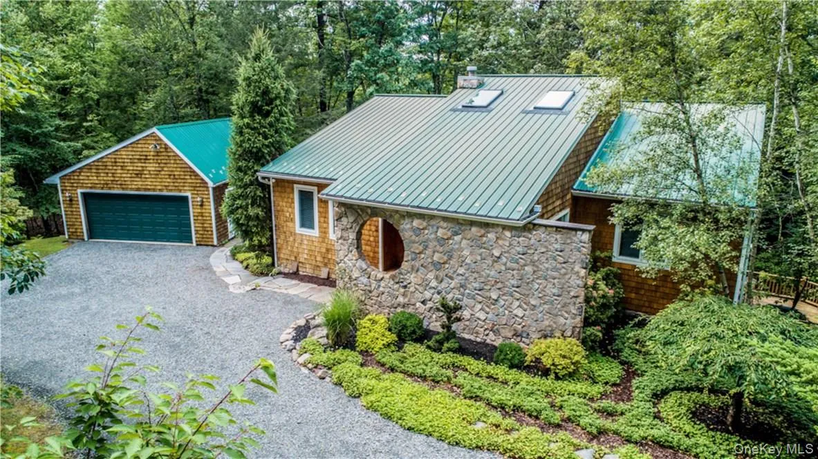 21 Marko Drive, Highland, NY, 3 Bedrooms Bedrooms, 7 Rooms Rooms,2 BathroomsBathrooms,Residential Sale,For Rent,Marko,0,969915 21 Marko Drive, Highland, NY, 3 Bedrooms Bedrooms, 7 Rooms Rooms,2 BathroomsBathrooms,Residential Sale,For Rent,Marko,0,969915