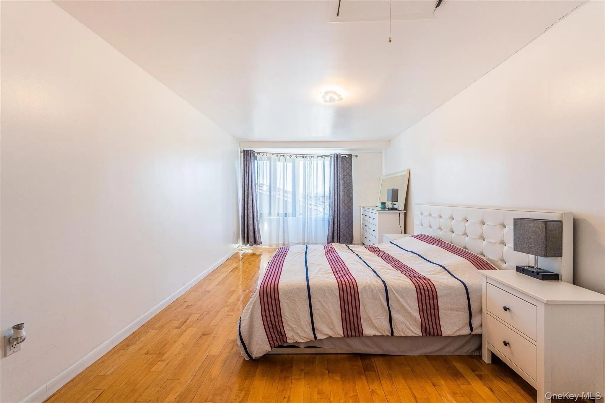 12012 Riviera Court, New York, NY, 3 Bedrooms Bedrooms, 8 Rooms Rooms,2 BathroomsBathrooms,Residential,For Rent,Riviera,0,969928 12012 Riviera Court, New York, NY, 3 Bedrooms Bedrooms, 8 Rooms Rooms,2 BathroomsBathrooms,Residential,For Rent,Riviera,0,969928