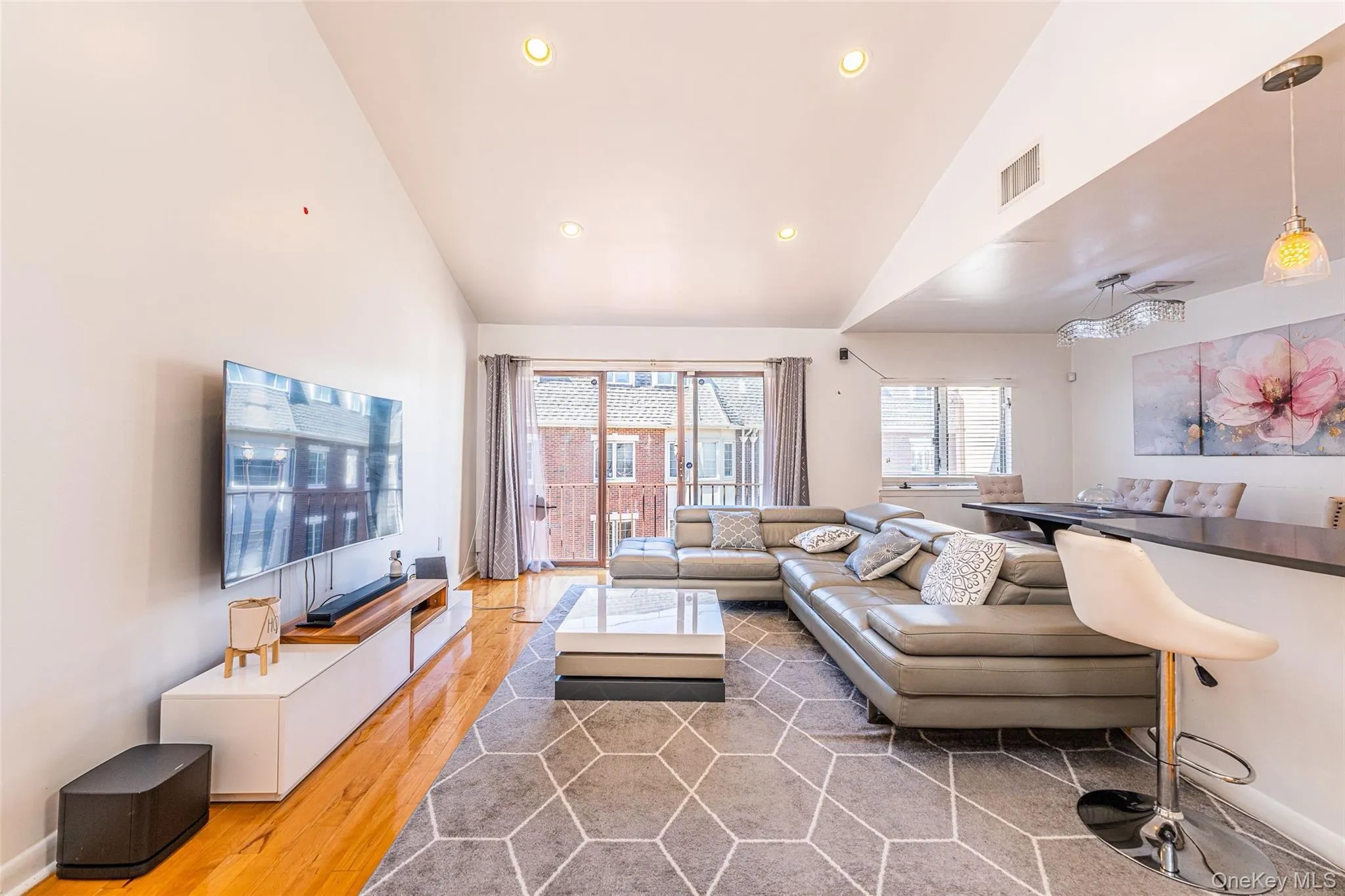 12012 Riviera Court, New York, NY, 3 Bedrooms Bedrooms, 8 Rooms Rooms,2 BathroomsBathrooms,Residential,For Rent,Riviera,0,969928 12012 Riviera Court, New York, NY, 3 Bedrooms Bedrooms, 8 Rooms Rooms,2 BathroomsBathrooms,Residential,For Rent,Riviera,0,969928
