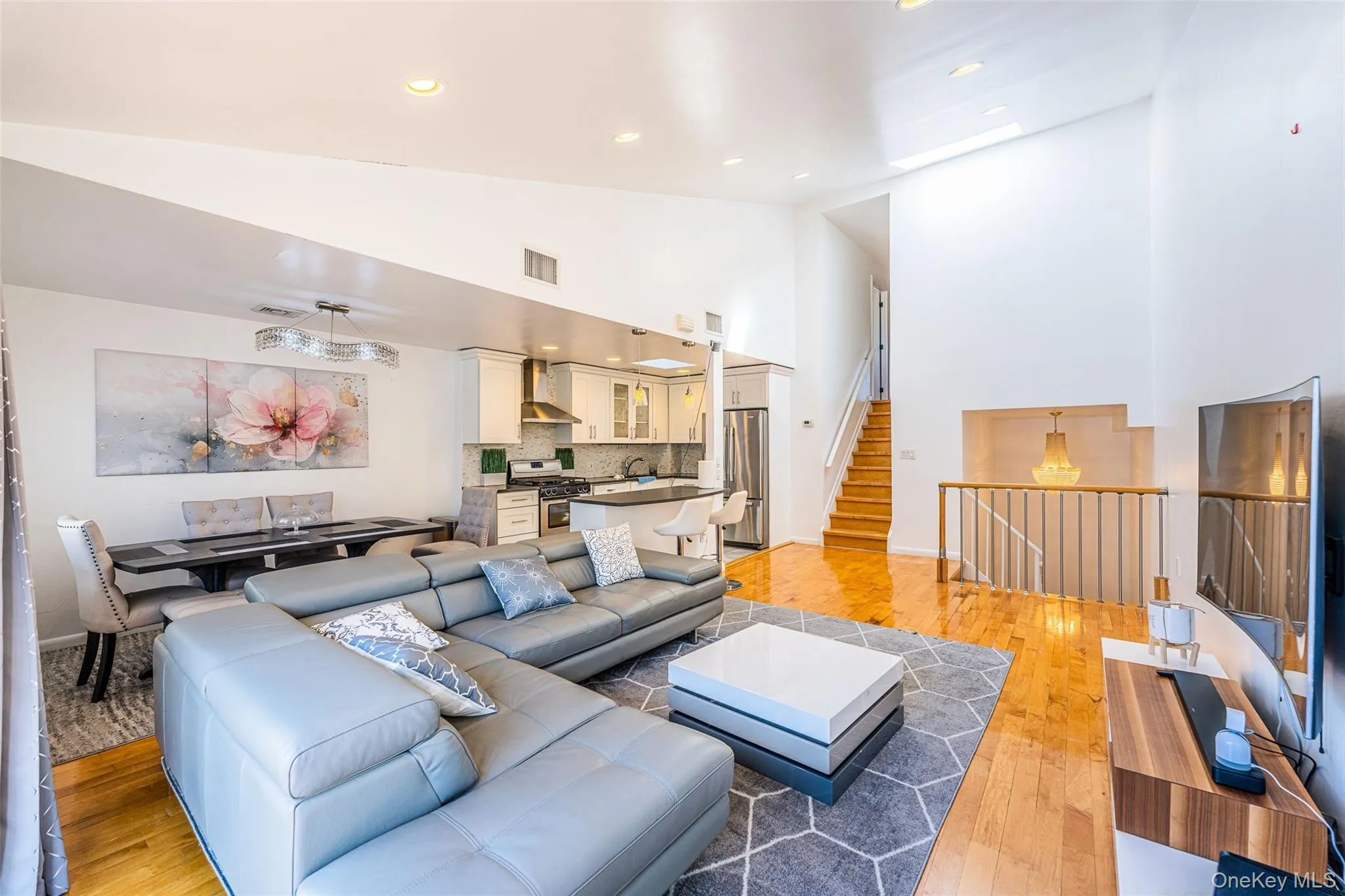 12012 Riviera Court, New York, NY, 3 Bedrooms Bedrooms, 8 Rooms Rooms,2 BathroomsBathrooms,Residential,For Rent,Riviera,0,969928 12012 Riviera Court, New York, NY, 3 Bedrooms Bedrooms, 8 Rooms Rooms,2 BathroomsBathrooms,Residential,For Rent,Riviera,0,969928