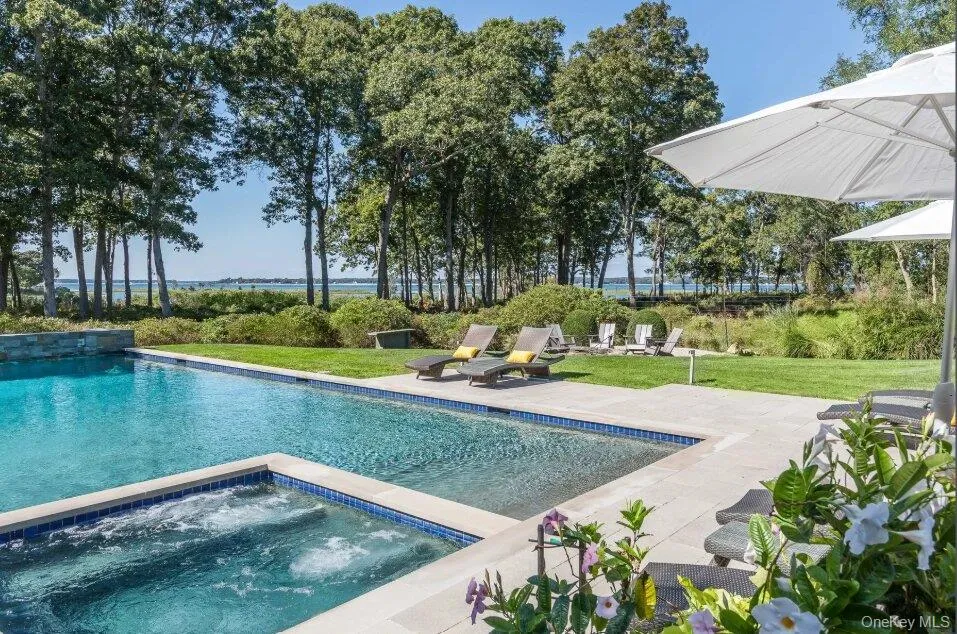 27 Ezekills Hollow, Southampton, New York 11963