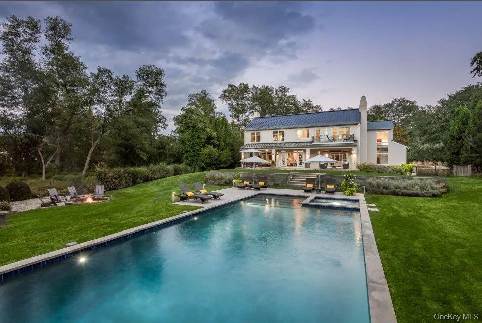27 Ezekills Hollow, Southampton, New York 11963