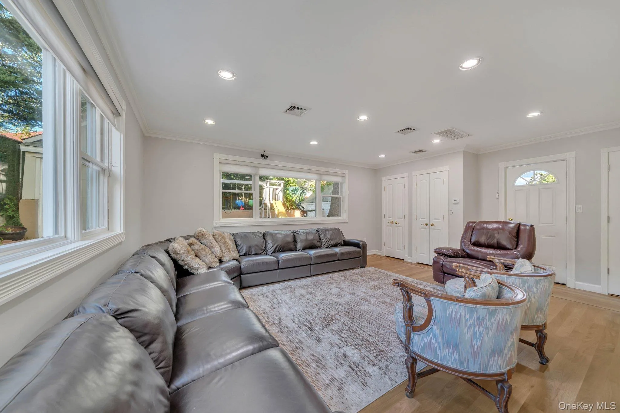 122-05 Metropolitan Avenue, New York, NY, 7 Bedrooms Bedrooms, 12 Rooms Rooms,4 BathroomsBathrooms,Residential,For Rent,Metropolitan,0,969952 122-05 Metropolitan Avenue, New York, NY, 7 Bedrooms Bedrooms, 12 Rooms Rooms,4 BathroomsBathrooms,Residential,For Rent,Metropolitan,0,969952