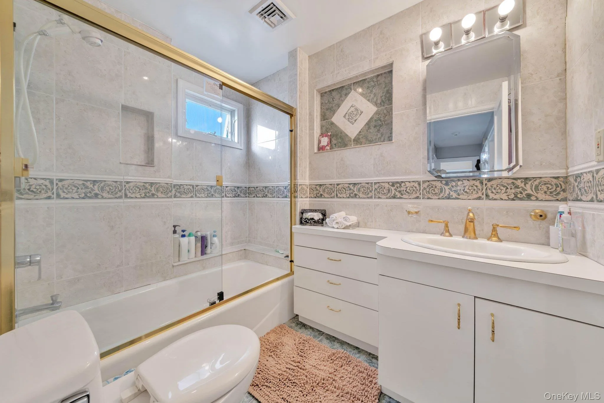 122-05 Metropolitan Avenue, New York, NY, 7 Bedrooms Bedrooms, 12 Rooms Rooms,4 BathroomsBathrooms,Residential,For Rent,Metropolitan,0,969952 122-05 Metropolitan Avenue, New York, NY, 7 Bedrooms Bedrooms, 12 Rooms Rooms,4 BathroomsBathrooms,Residential,For Rent,Metropolitan,0,969952