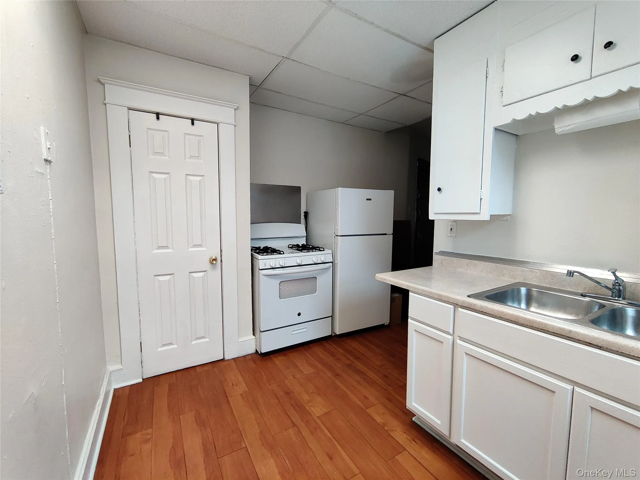 98 Montgomery Street, Poughkeepsie, NY, 1 Bedroom Bedrooms, 4 Rooms Rooms,1 BathroomBathrooms,Residential Lease,For Rent,Montgomery,0,969972 98 Montgomery Street, Poughkeepsie, NY, 1 Bedroom Bedrooms, 4 Rooms Rooms,1 BathroomBathrooms,Residential Lease,For Rent,Montgomery,0,969972