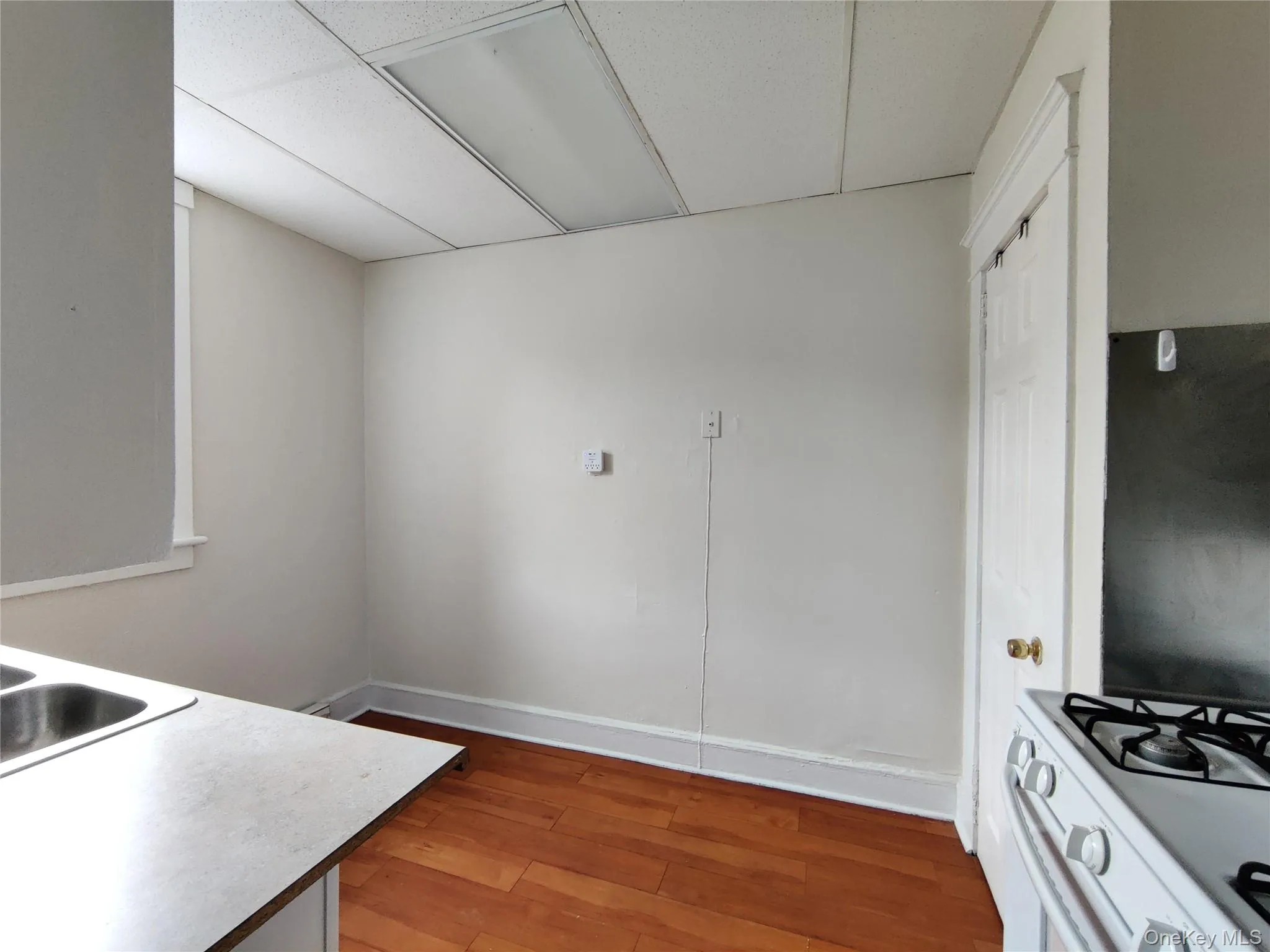 98 Montgomery Street, Poughkeepsie, NY, 1 Bedroom Bedrooms, 4 Rooms Rooms,1 BathroomBathrooms,Residential Lease,For Rent,Montgomery,0,969972 98 Montgomery Street, Poughkeepsie, NY, 1 Bedroom Bedrooms, 4 Rooms Rooms,1 BathroomBathrooms,Residential Lease,For Rent,Montgomery,0,969972