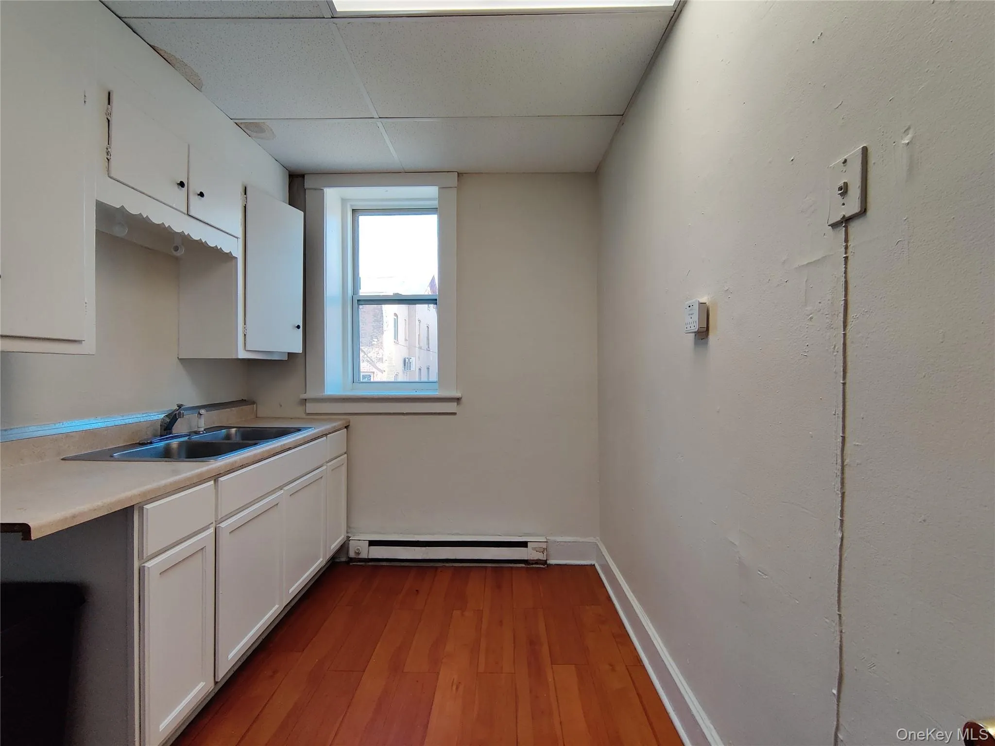 98 Montgomery Street, Poughkeepsie, NY, 1 Bedroom Bedrooms, 4 Rooms Rooms,1 BathroomBathrooms,Residential Lease,For Rent,Montgomery,0,969972 98 Montgomery Street, Poughkeepsie, NY, 1 Bedroom Bedrooms, 4 Rooms Rooms,1 BathroomBathrooms,Residential Lease,For Rent,Montgomery,0,969972