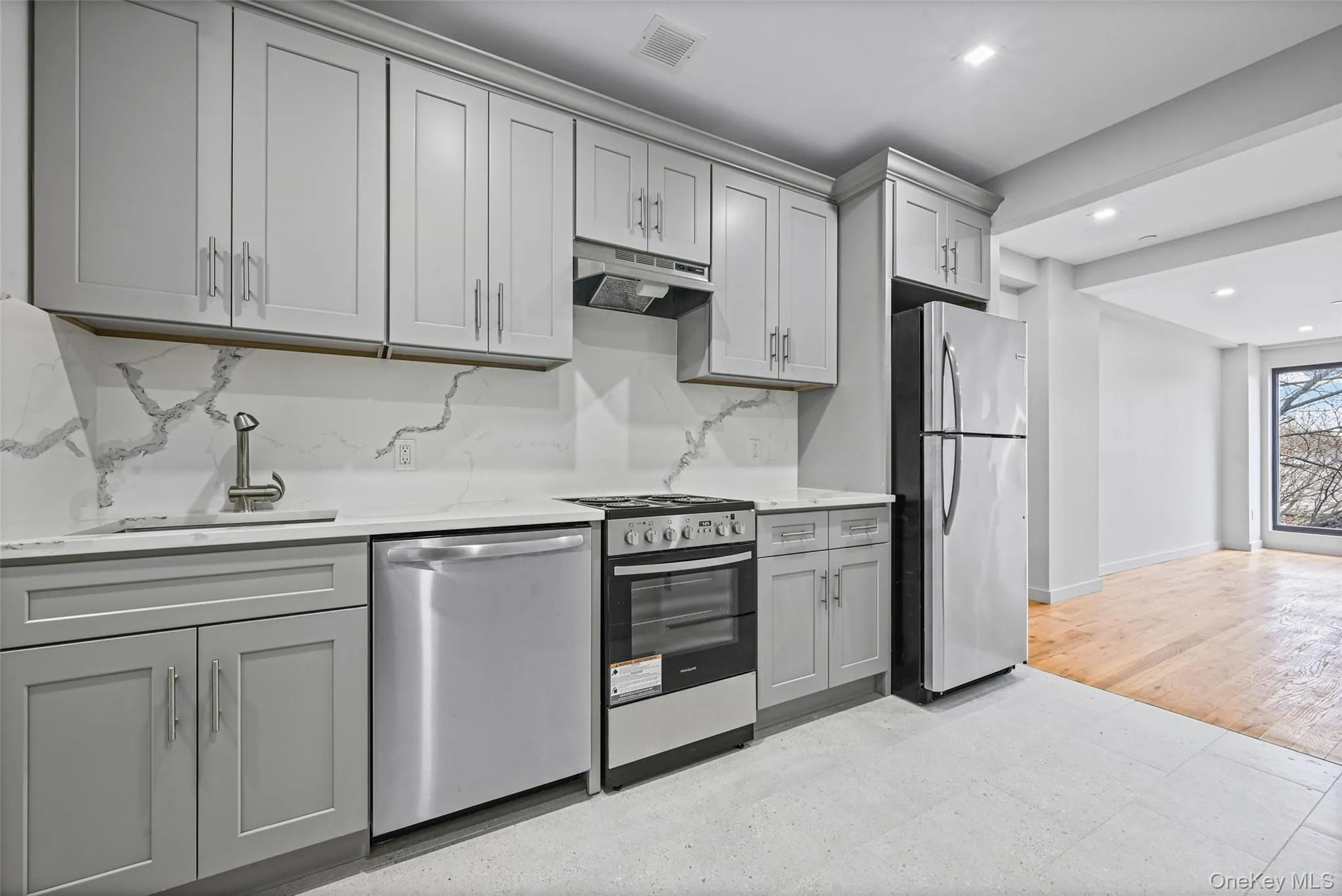 444 Graham Avenue, New York, NY, 1 Bedroom Bedrooms, 2 Rooms Rooms,1 BathroomBathrooms,Residential Lease,For Rent,Graham,0,969975 444 Graham Avenue, New York, NY, 1 Bedroom Bedrooms, 2 Rooms Rooms,1 BathroomBathrooms,Residential Lease,For Rent,Graham,0,969975