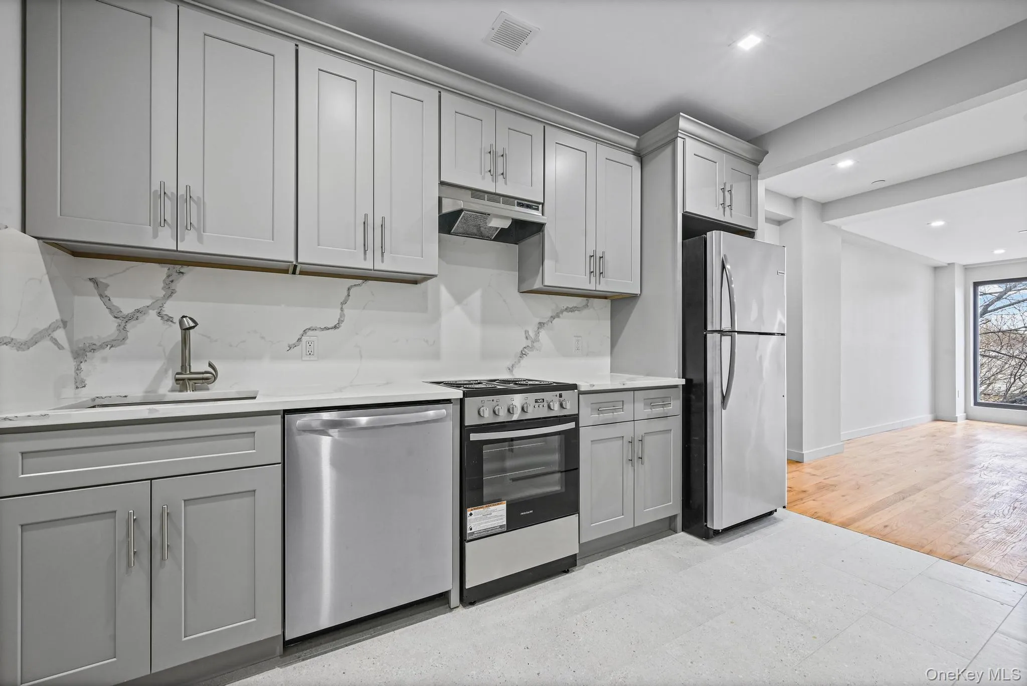 444 Graham Avenue, New York, NY, 1 Bedroom Bedrooms, 2 Rooms Rooms,1 BathroomBathrooms,Residential Lease,For Rent,Graham,0,969987 444 Graham Avenue, New York, NY, 1 Bedroom Bedrooms, 2 Rooms Rooms,1 BathroomBathrooms,Residential Lease,For Rent,Graham,0,969987