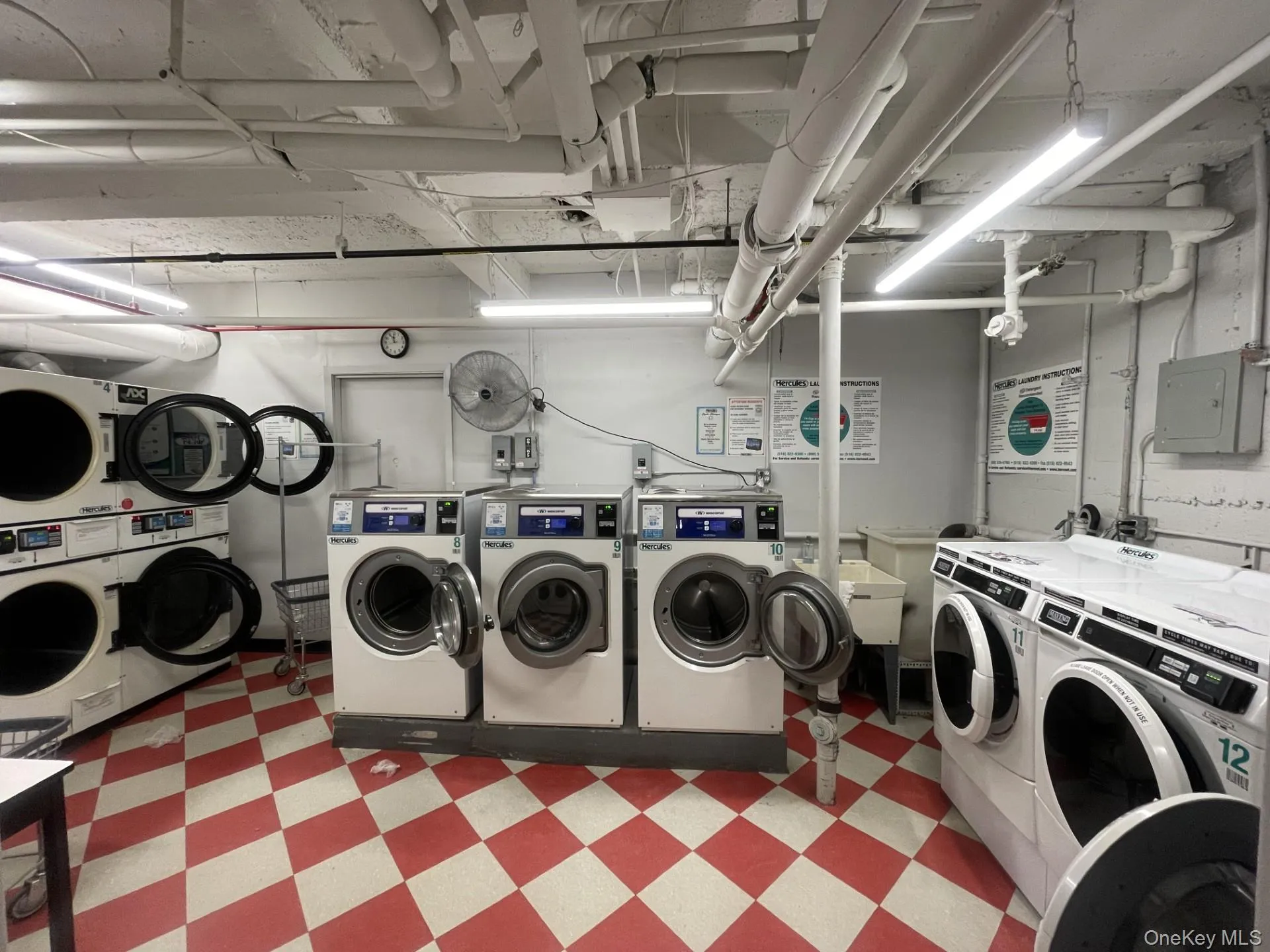 Common Laundry area Common Laundry area