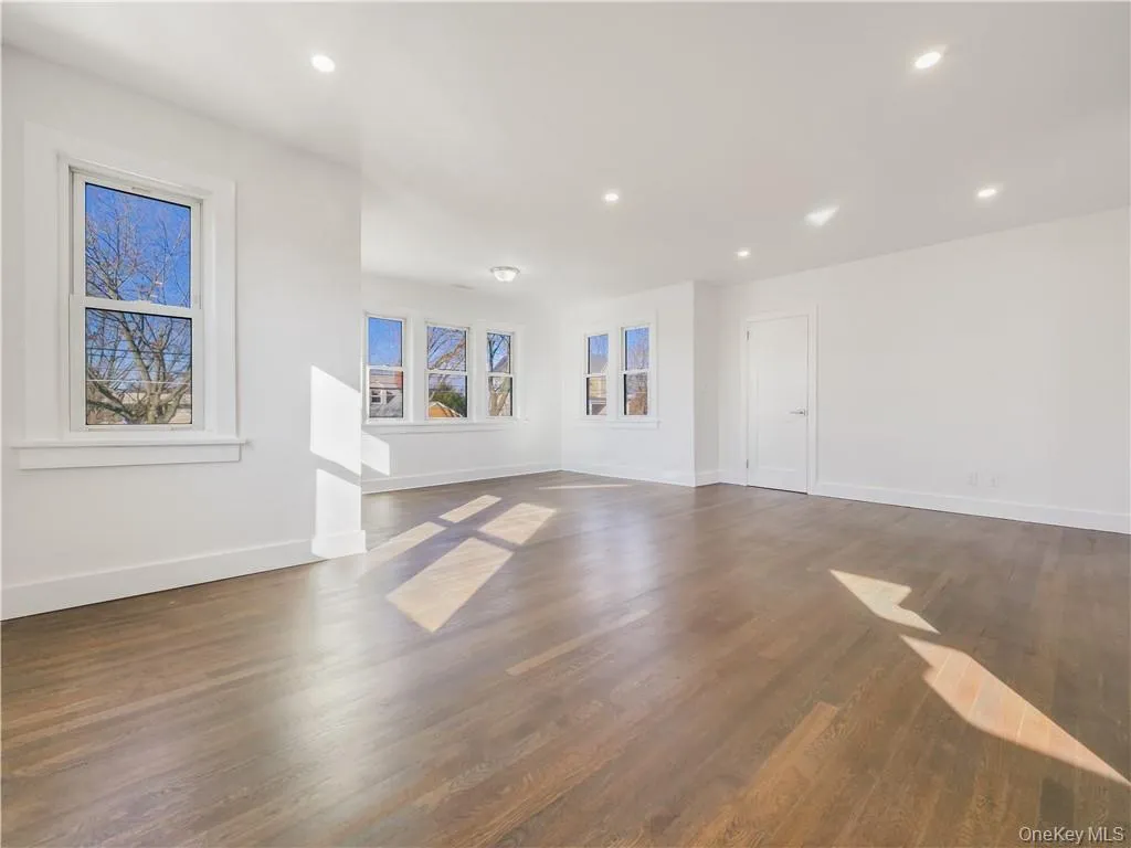 Living/Dining Room Living/Dining Room