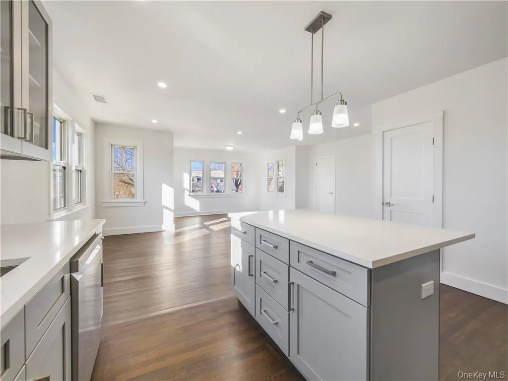 Addtional storage in Island Addtional storage in Island