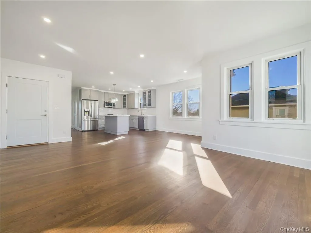 Living Room/Dining area Living Room/Dining area