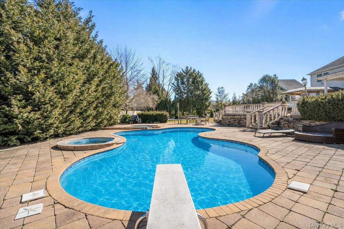 22 Turnberry Court, Huntington, NY, 6 Bedrooms Bedrooms, 12 Rooms Rooms,4 BathroomsBathrooms,Residential Sale,For Rent,Turnberry,0,970033 22 Turnberry Court, Huntington, NY, 6 Bedrooms Bedrooms, 12 Rooms Rooms,4 BathroomsBathrooms,Residential Sale,For Rent,Turnberry,0,970033