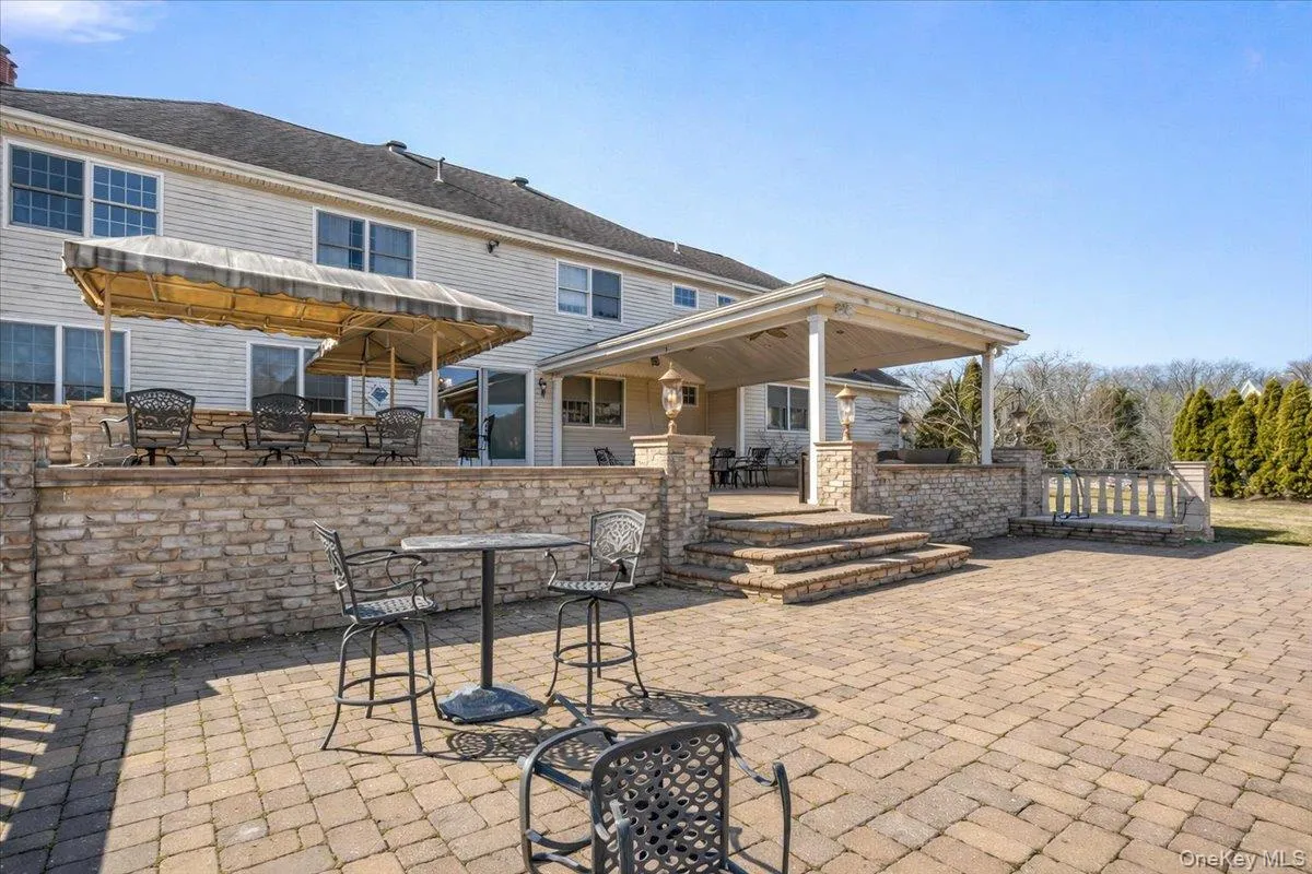 22 Turnberry Court, Huntington, NY, 6 Bedrooms Bedrooms, 12 Rooms Rooms,4 BathroomsBathrooms,Residential Sale,For Rent,Turnberry,0,970033 22 Turnberry Court, Huntington, NY, 6 Bedrooms Bedrooms, 12 Rooms Rooms,4 BathroomsBathrooms,Residential Sale,For Rent,Turnberry,0,970033