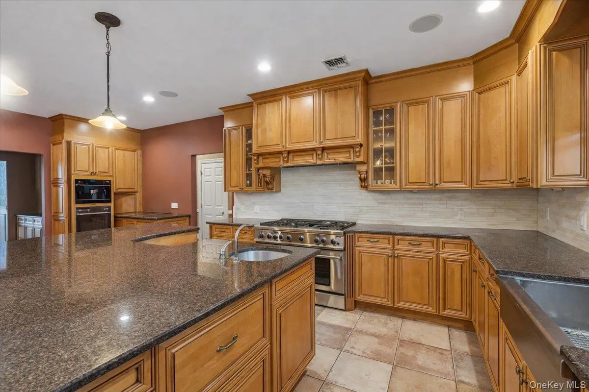 22 Turnberry Court, Huntington, NY, 6 Bedrooms Bedrooms, 12 Rooms Rooms,4 BathroomsBathrooms,Residential Sale,For Rent,Turnberry,0,970033 22 Turnberry Court, Huntington, NY, 6 Bedrooms Bedrooms, 12 Rooms Rooms,4 BathroomsBathrooms,Residential Sale,For Rent,Turnberry,0,970033