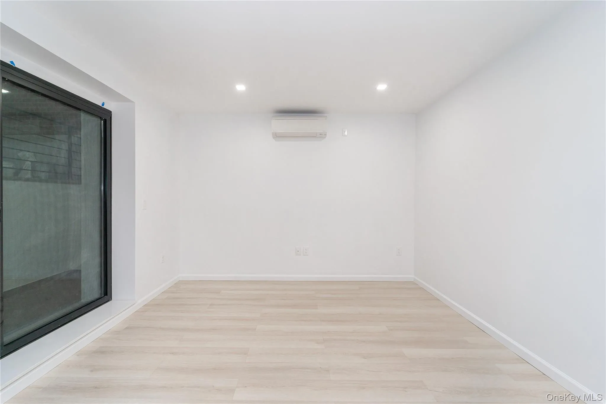 2134 33rd Street, New York, NY, 2 Bedrooms Bedrooms, 4 Rooms Rooms,1 BathroomBathrooms,Residential Lease,For Rent,33rd,0,970037 2134 33rd Street, New York, NY, 2 Bedrooms Bedrooms, 4 Rooms Rooms,1 BathroomBathrooms,Residential Lease,For Rent,33rd,0,970037