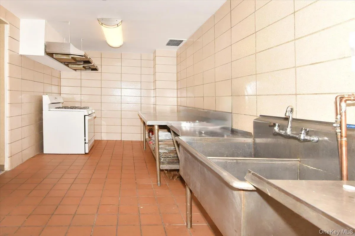 18-15 215th Street, New York, NY, 1 Bedroom Bedrooms, 4 Rooms Rooms,1 BathroomBathrooms,Residential Sale,For Rent,215th,0,970041 18-15 215th Street, New York, NY, 1 Bedroom Bedrooms, 4 Rooms Rooms,1 BathroomBathrooms,Residential Sale,For Rent,215th,0,970041