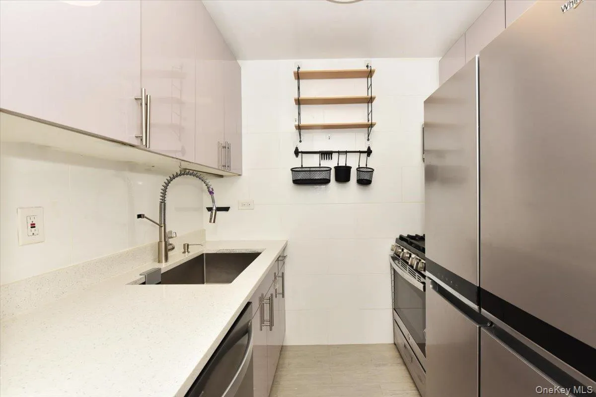 w/stainless Steel Appliances w/stainless Steel Appliances