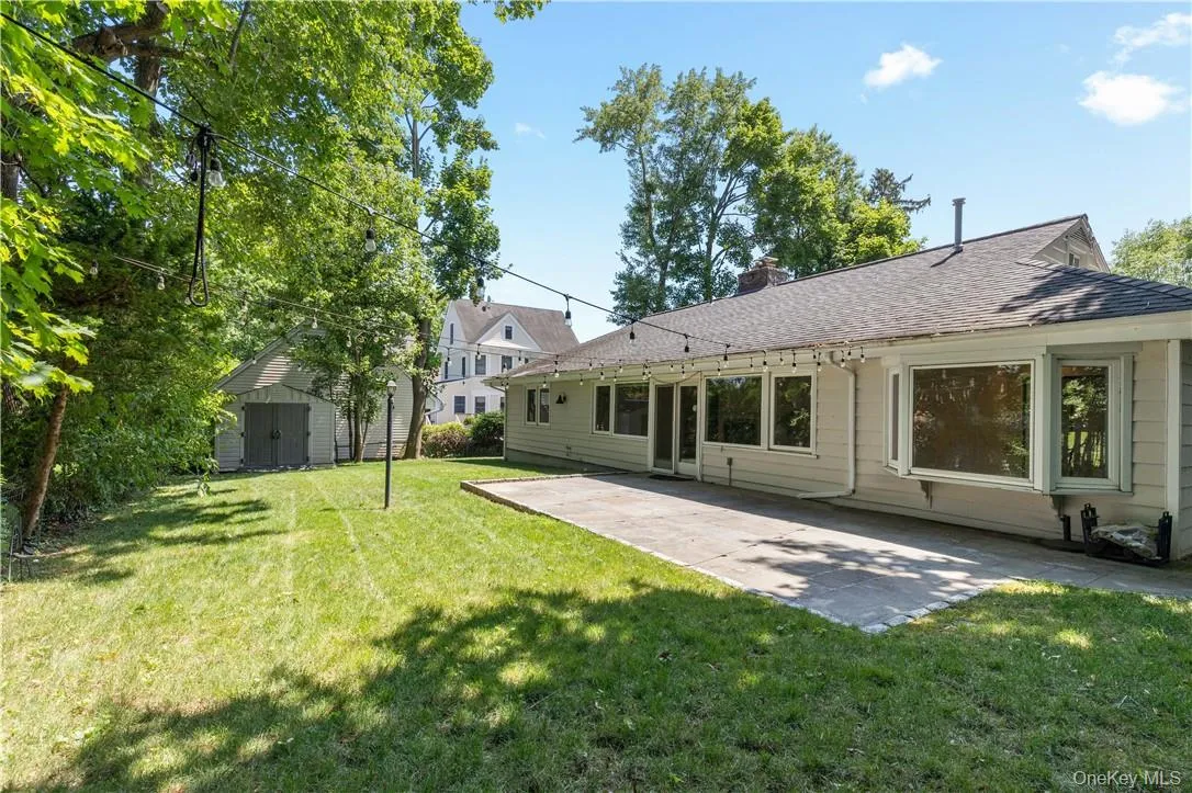 17 Soundview Avenue, Rye City, NY, 3 Bedrooms Bedrooms, 6 Rooms Rooms,2 BathroomsBathrooms,Residential Lease,For Rent,Soundview,0,970059 17 Soundview Avenue, Rye City, NY, 3 Bedrooms Bedrooms, 6 Rooms Rooms,2 BathroomsBathrooms,Residential Lease,For Rent,Soundview,0,970059