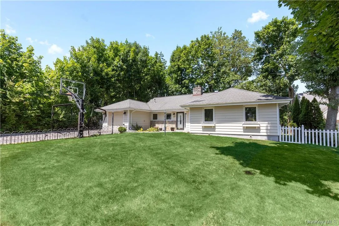 17 Soundview Avenue, Rye City, NY, 3 Bedrooms Bedrooms, 6 Rooms Rooms,2 BathroomsBathrooms,Residential Lease,For Rent,Soundview,0,970059 17 Soundview Avenue, Rye City, NY, 3 Bedrooms Bedrooms, 6 Rooms Rooms,2 BathroomsBathrooms,Residential Lease,For Rent,Soundview,0,970059