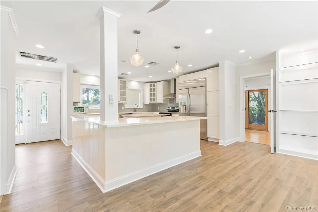 17 Soundview Avenue, Rye City, NY, 3 Bedrooms Bedrooms, 6 Rooms Rooms,2 BathroomsBathrooms,Residential Lease,For Rent,Soundview,0,970059 17 Soundview Avenue, Rye City, NY, 3 Bedrooms Bedrooms, 6 Rooms Rooms,2 BathroomsBathrooms,Residential Lease,For Rent,Soundview,0,970059