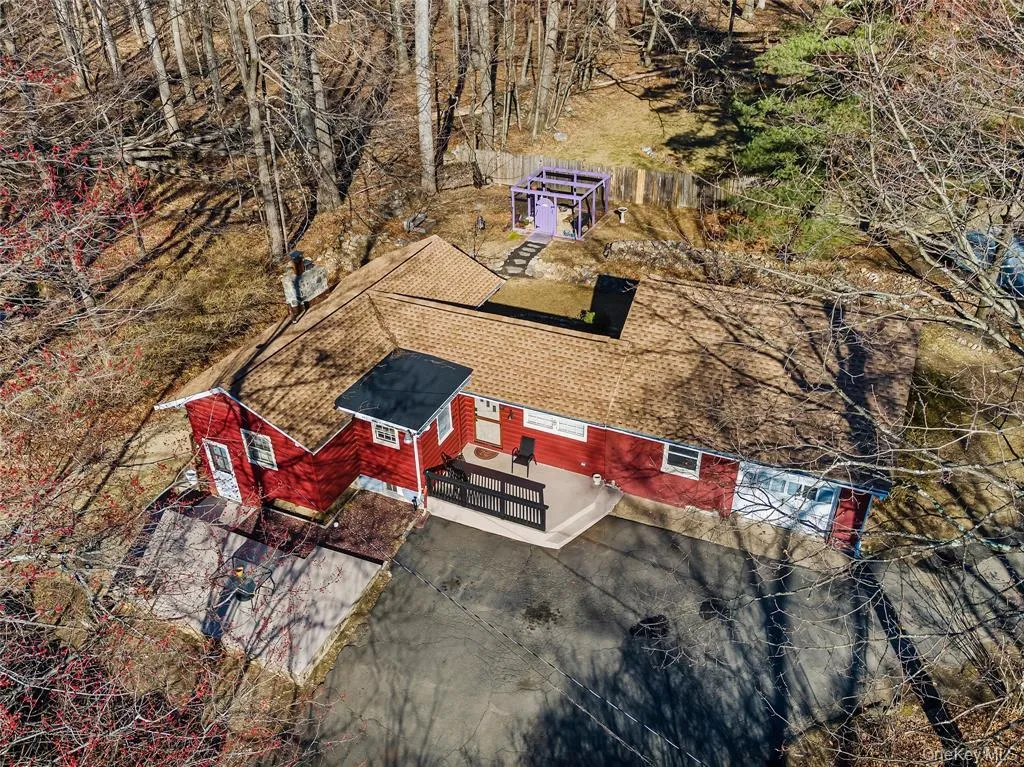 3 Rodman Place, Ramapo, NY, 3 Bedrooms Bedrooms, 6 Rooms Rooms,1 BathroomBathrooms,Residential Sale,For Rent,Rodman,0,970074 3 Rodman Place, Ramapo, NY, 3 Bedrooms Bedrooms, 6 Rooms Rooms,1 BathroomBathrooms,Residential Sale,For Rent,Rodman,0,970074