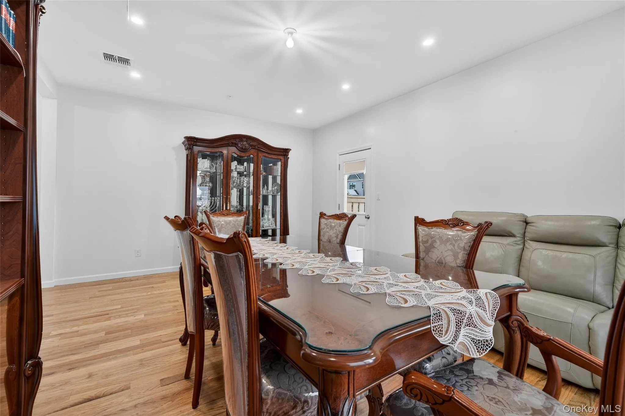 3 melitz, Palm Tree, NY, 4 Bedrooms Bedrooms, 6 Rooms Rooms,2 BathroomsBathrooms,Residential,For Rent,melitz,0,970091 3 melitz, Palm Tree, NY, 4 Bedrooms Bedrooms, 6 Rooms Rooms,2 BathroomsBathrooms,Residential,For Rent,melitz,0,970091