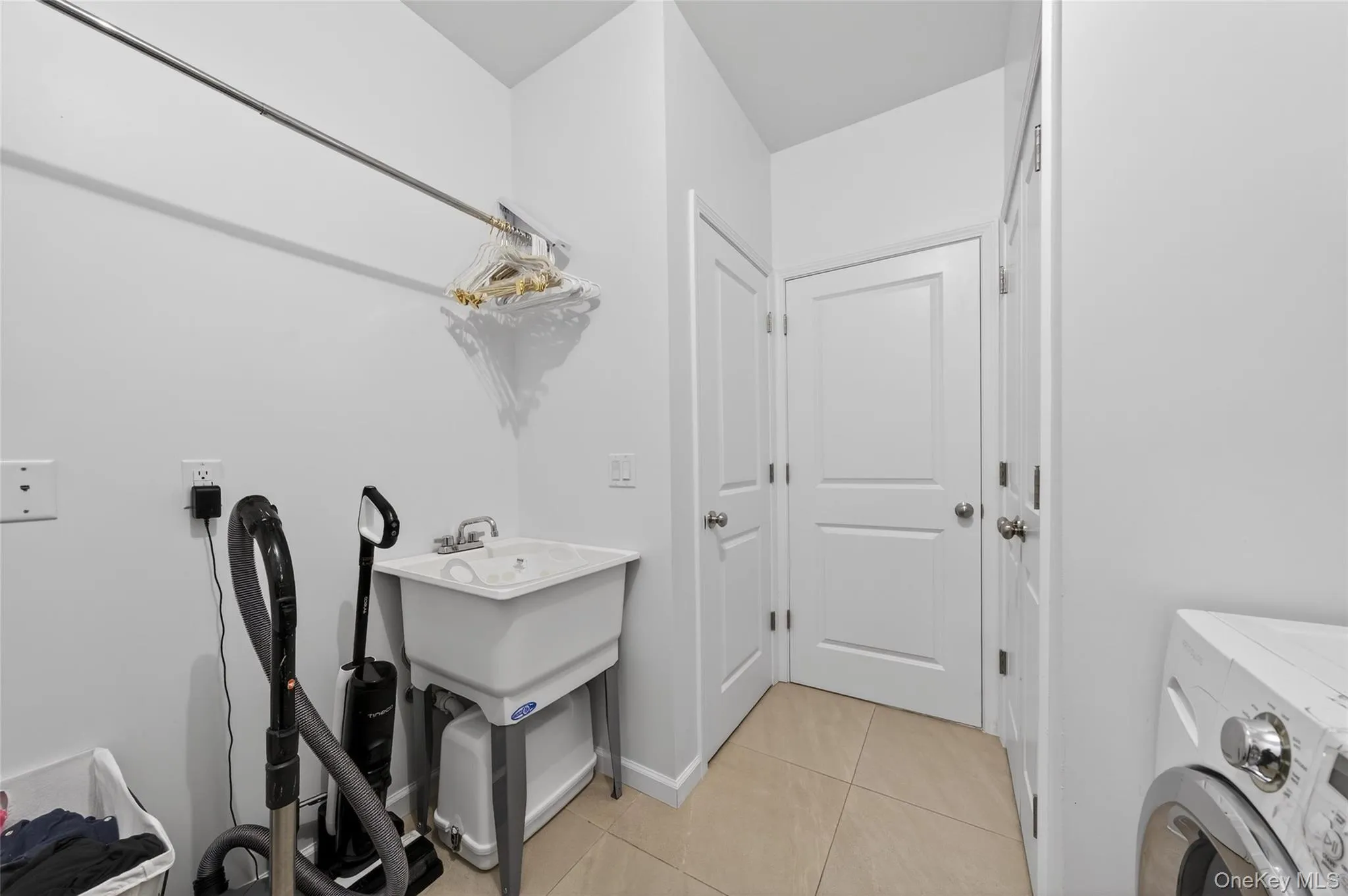 3 melitz, Palm Tree, NY, 4 Bedrooms Bedrooms, 6 Rooms Rooms,2 BathroomsBathrooms,Residential,For Rent,melitz,0,970091 3 melitz, Palm Tree, NY, 4 Bedrooms Bedrooms, 6 Rooms Rooms,2 BathroomsBathrooms,Residential,For Rent,melitz,0,970091