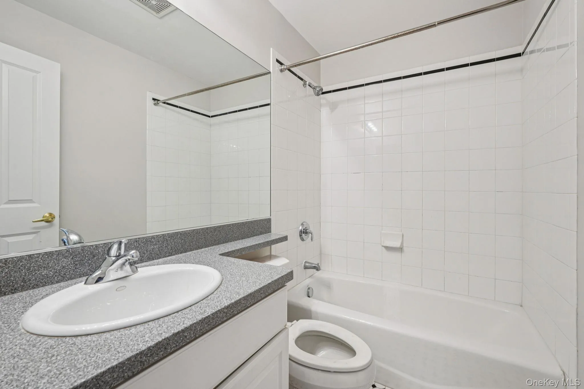 10 BRIDGE Lane, Haverstraw, NY, 3 Bedrooms Bedrooms, 7 Rooms Rooms,3 BathroomsBathrooms,Residential Lease,For Rent,BRIDGE,0,970105 10 BRIDGE Lane, Haverstraw, NY, 3 Bedrooms Bedrooms, 7 Rooms Rooms,3 BathroomsBathrooms,Residential Lease,For Rent,BRIDGE,0,970105