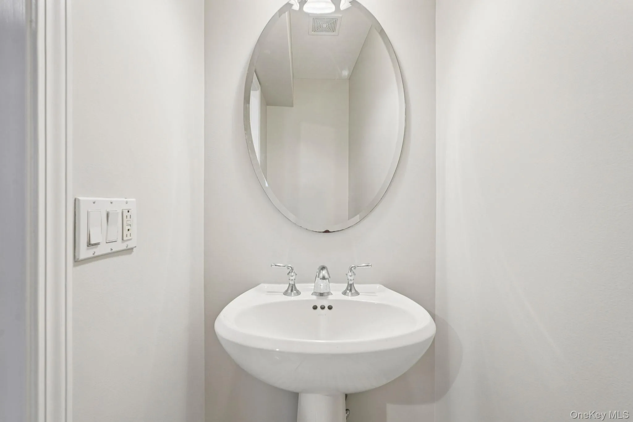 10 BRIDGE Lane, Haverstraw, NY, 3 Bedrooms Bedrooms, 7 Rooms Rooms,3 BathroomsBathrooms,Residential Lease,For Rent,BRIDGE,0,970105 10 BRIDGE Lane, Haverstraw, NY, 3 Bedrooms Bedrooms, 7 Rooms Rooms,3 BathroomsBathrooms,Residential Lease,For Rent,BRIDGE,0,970105