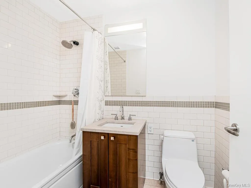 640 237th Street, New York, NY, 2 Bedrooms Bedrooms, 5 Rooms Rooms,2 BathroomsBathrooms,Residential,For Rent,237th,0,970137 640 237th Street, New York, NY, 2 Bedrooms Bedrooms, 5 Rooms Rooms,2 BathroomsBathrooms,Residential,For Rent,237th,0,970137