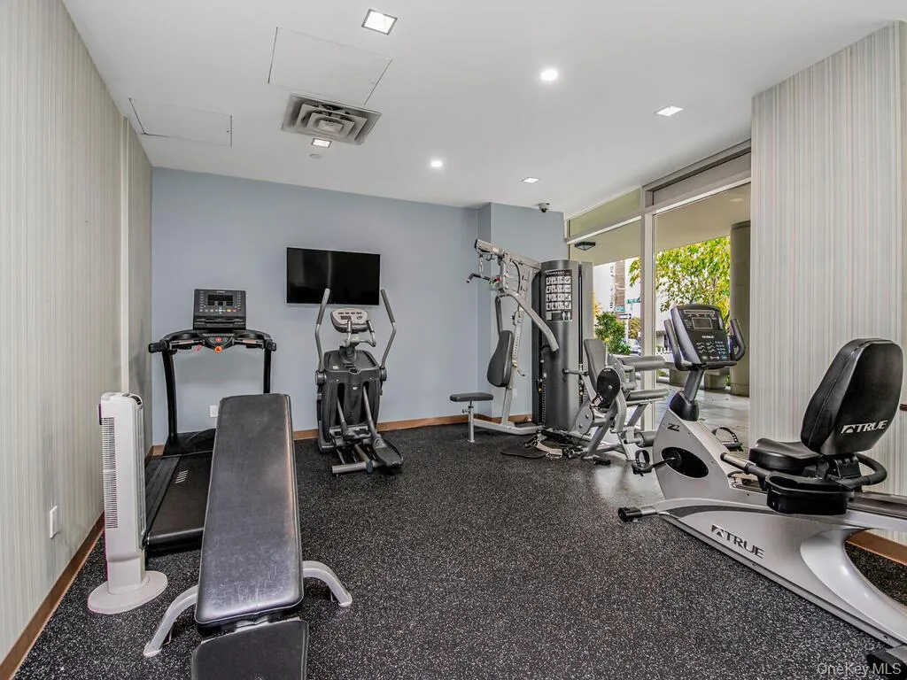 640 237th Street, New York, NY, 2 Bedrooms Bedrooms, 5 Rooms Rooms,2 BathroomsBathrooms,Residential,For Rent,237th,0,970137 640 237th Street, New York, NY, 2 Bedrooms Bedrooms, 5 Rooms Rooms,2 BathroomsBathrooms,Residential,For Rent,237th,0,970137