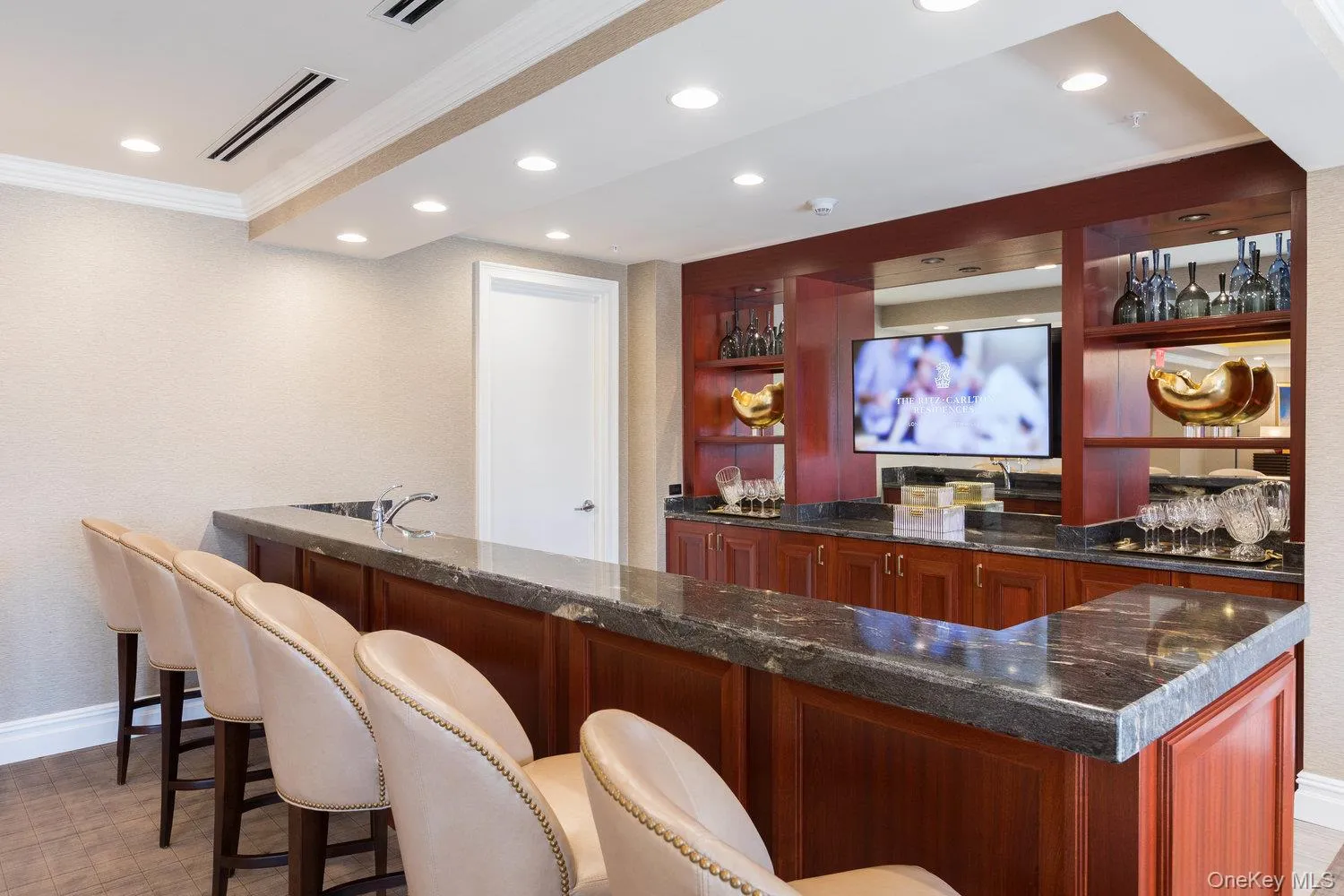 3000 Royal Court, North Hempstead, NY, 3 Bedrooms Bedrooms, 8 Rooms Rooms,3 BathroomsBathrooms,Residential Lease,For Rent,Royal,0,970151 3000 Royal Court, North Hempstead, NY, 3 Bedrooms Bedrooms, 8 Rooms Rooms,3 BathroomsBathrooms,Residential Lease,For Rent,Royal,0,970151