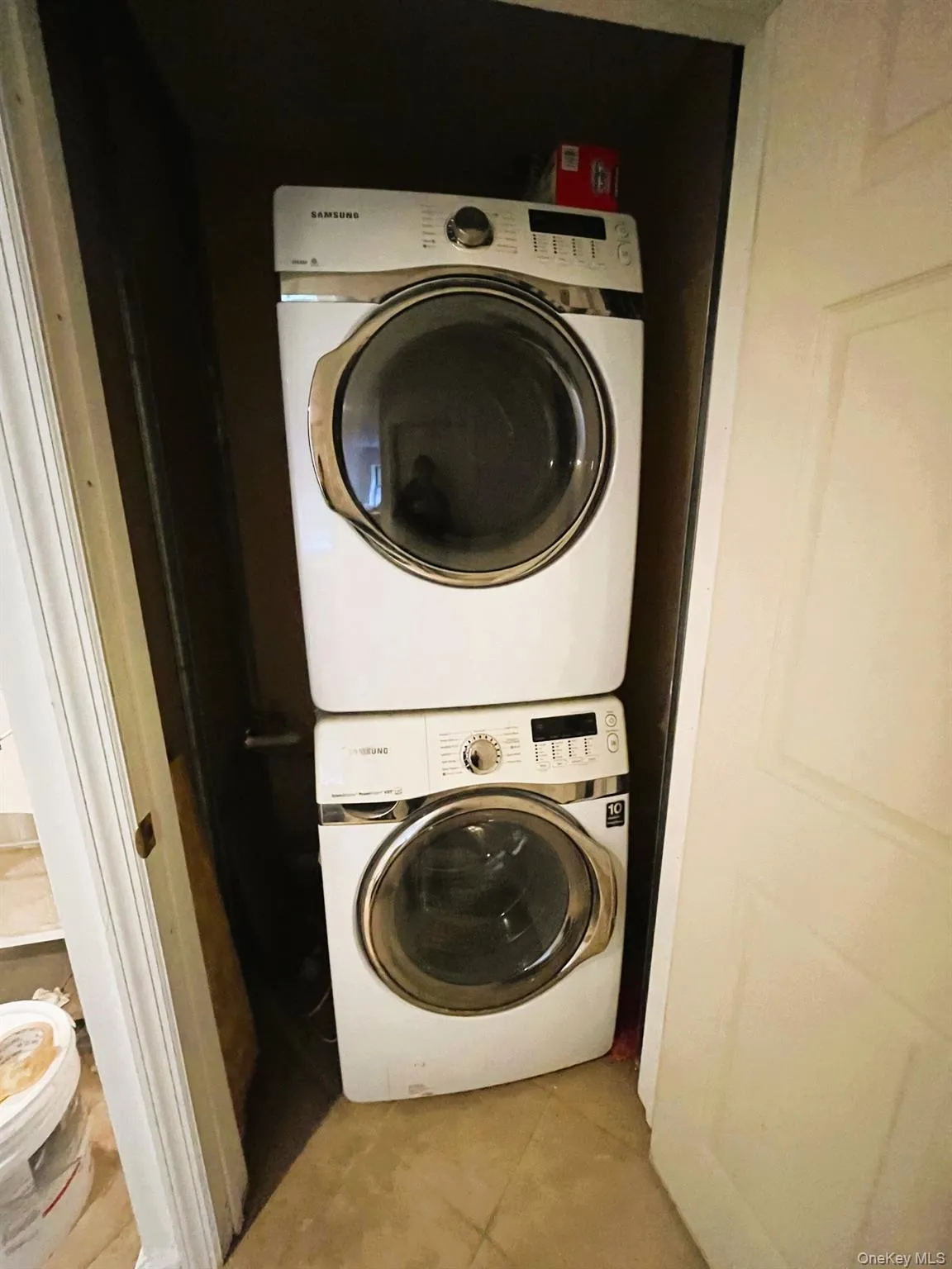 104-27 38th Avenue, New York, NY, 3 Bedrooms Bedrooms, 7 Rooms Rooms,2 BathroomsBathrooms,Residential Lease,For Rent,38th,0,970188 104-27 38th Avenue, New York, NY, 3 Bedrooms Bedrooms, 7 Rooms Rooms,2 BathroomsBathrooms,Residential Lease,For Rent,38th,0,970188