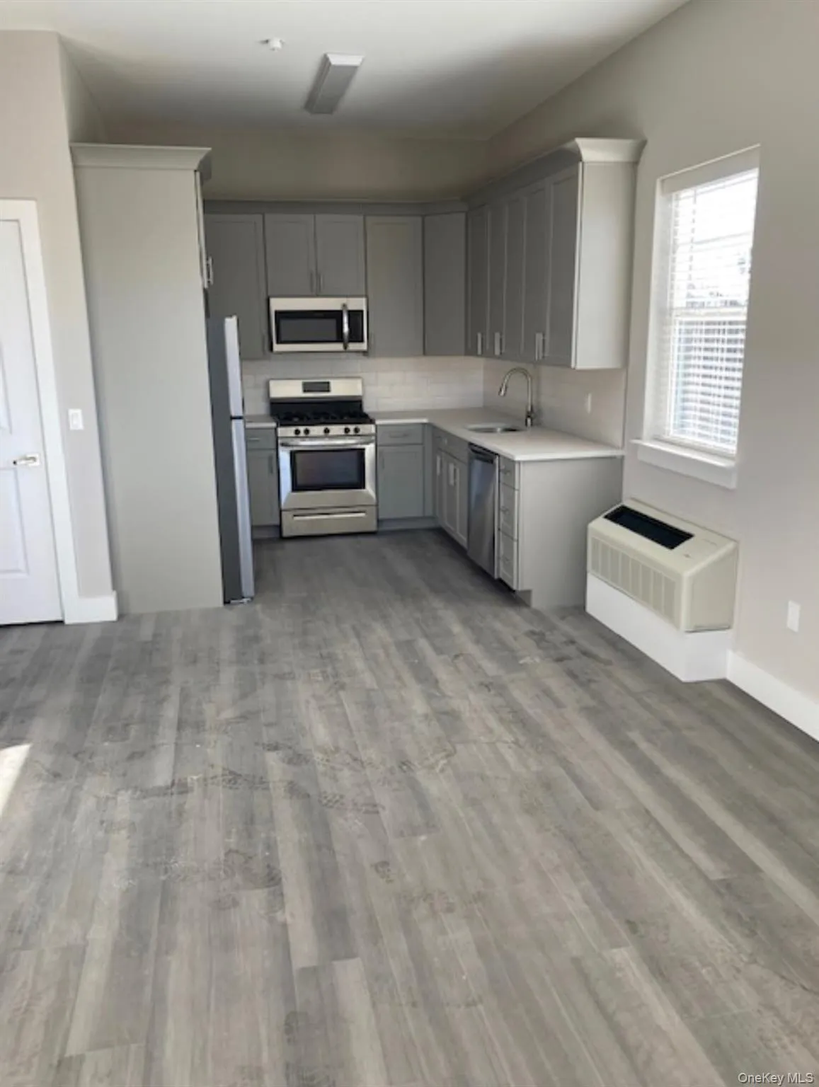 116 Waverly Avenue, Brookhaven, NY, 1 Bedroom Bedrooms, 4 Rooms Rooms,1 BathroomBathrooms,Residential Lease,For Rent,Waverly,0,970191 116 Waverly Avenue, Brookhaven, NY, 1 Bedroom Bedrooms, 4 Rooms Rooms,1 BathroomBathrooms,Residential Lease,For Rent,Waverly,0,970191