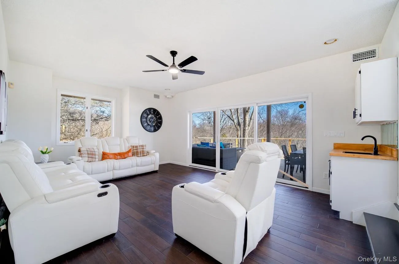 198 Corbett Road, Montgomery, NY, 6 Bedrooms Bedrooms, 21 Rooms Rooms,6 BathroomsBathrooms,Residential,For Rent,Corbett,0,970238 198 Corbett Road, Montgomery, NY, 6 Bedrooms Bedrooms, 21 Rooms Rooms,6 BathroomsBathrooms,Residential,For Rent,Corbett,0,970238